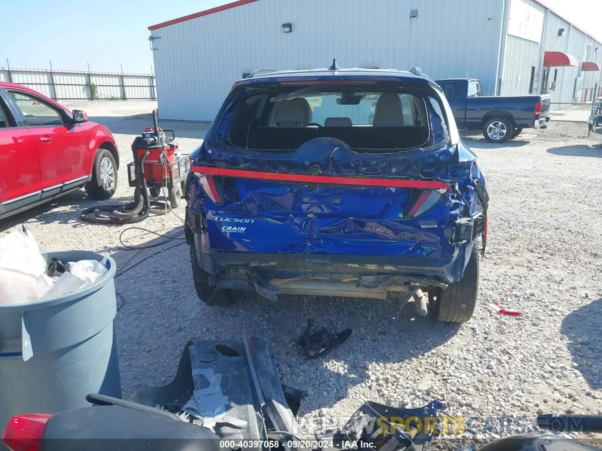 17 Photograph of a damaged car 5NMJFCAE6PH205279 HYUNDAI TUCSON 2023