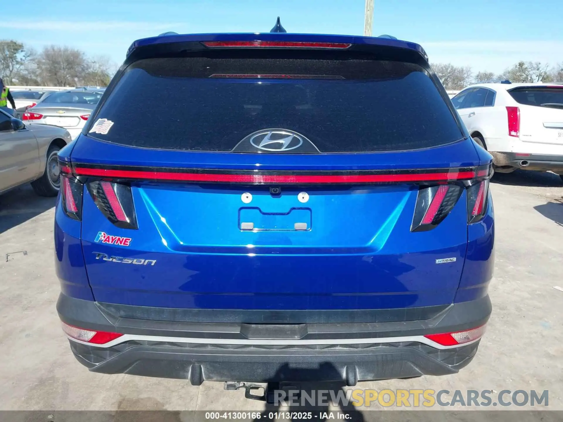 17 Photograph of a damaged car 5NMJFCAE7PH205484 HYUNDAI TUCSON 2023