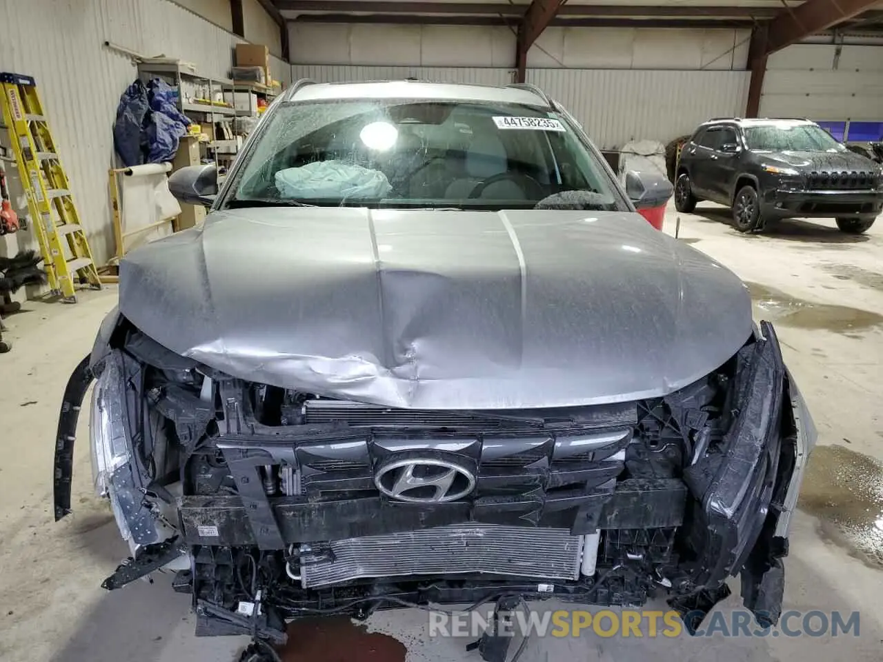 5 Photograph of a damaged car 5NMJFCAE7PH251185 HYUNDAI TUCSON 2023