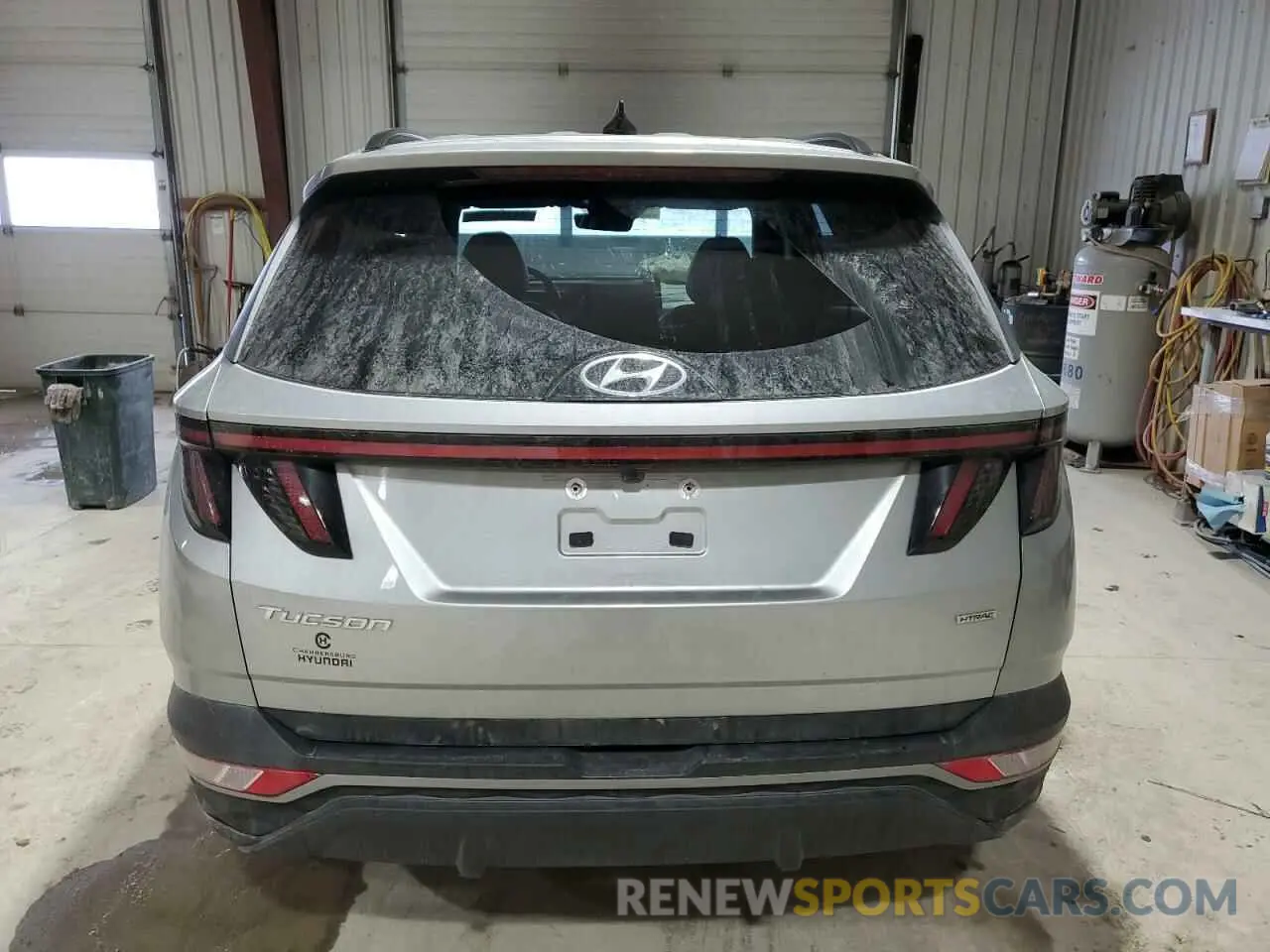 6 Photograph of a damaged car 5NMJFCAE7PH251185 HYUNDAI TUCSON 2023
