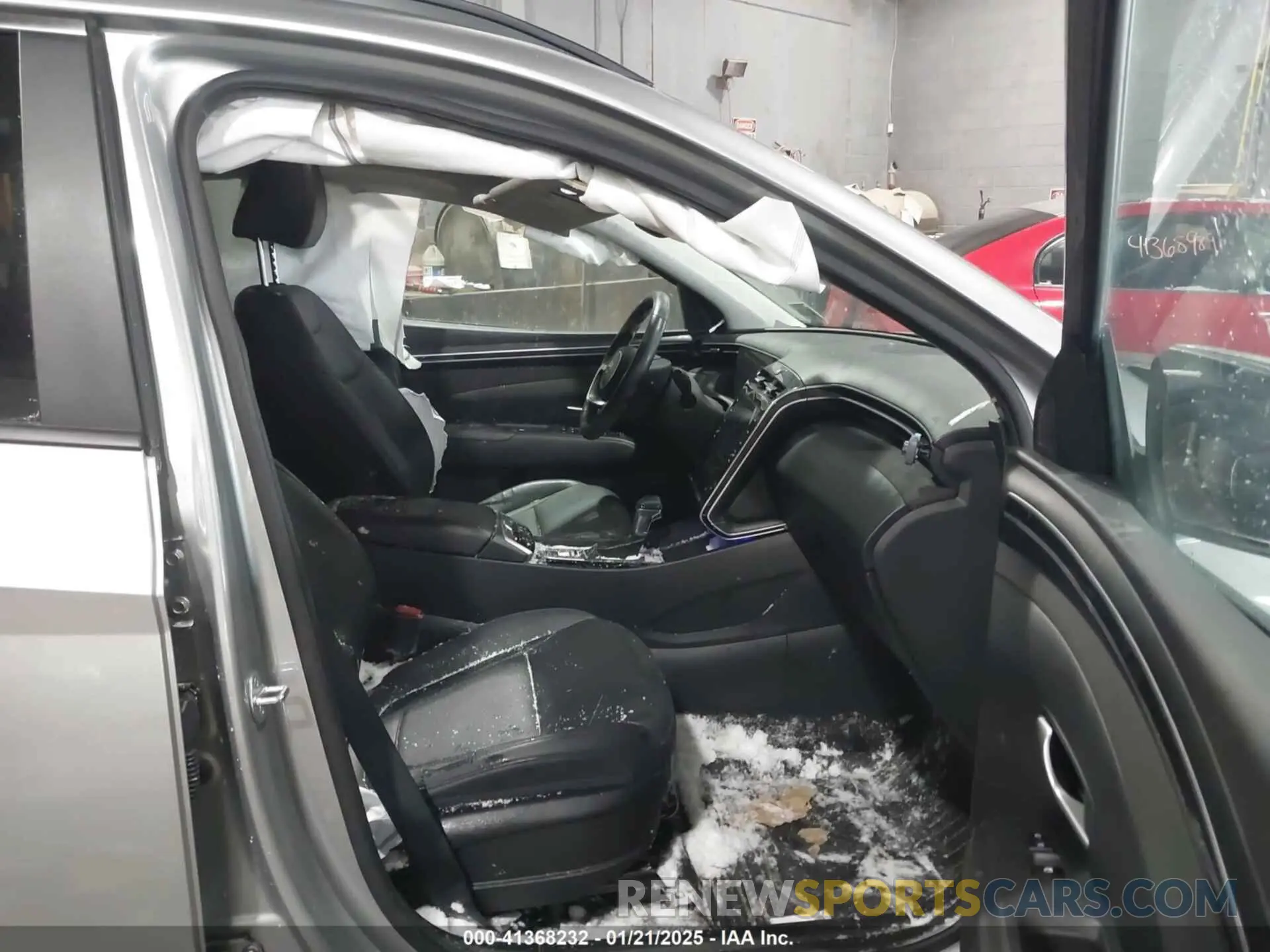 5 Photograph of a damaged car 5NMJFCAE7PH281948 HYUNDAI TUCSON 2023
