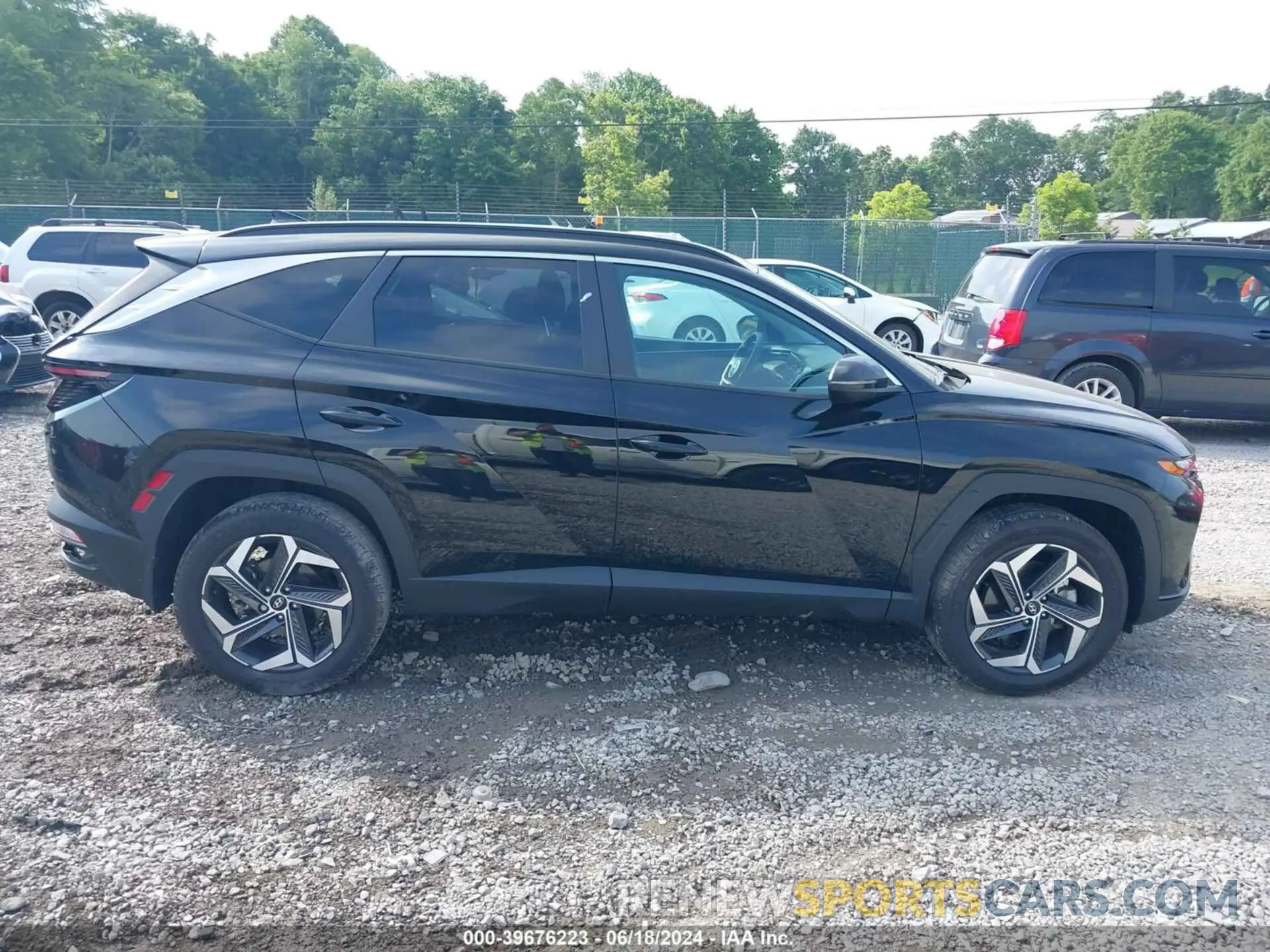 14 Photograph of a damaged car 5NMJFCAE7PH283232 HYUNDAI TUCSON 2023