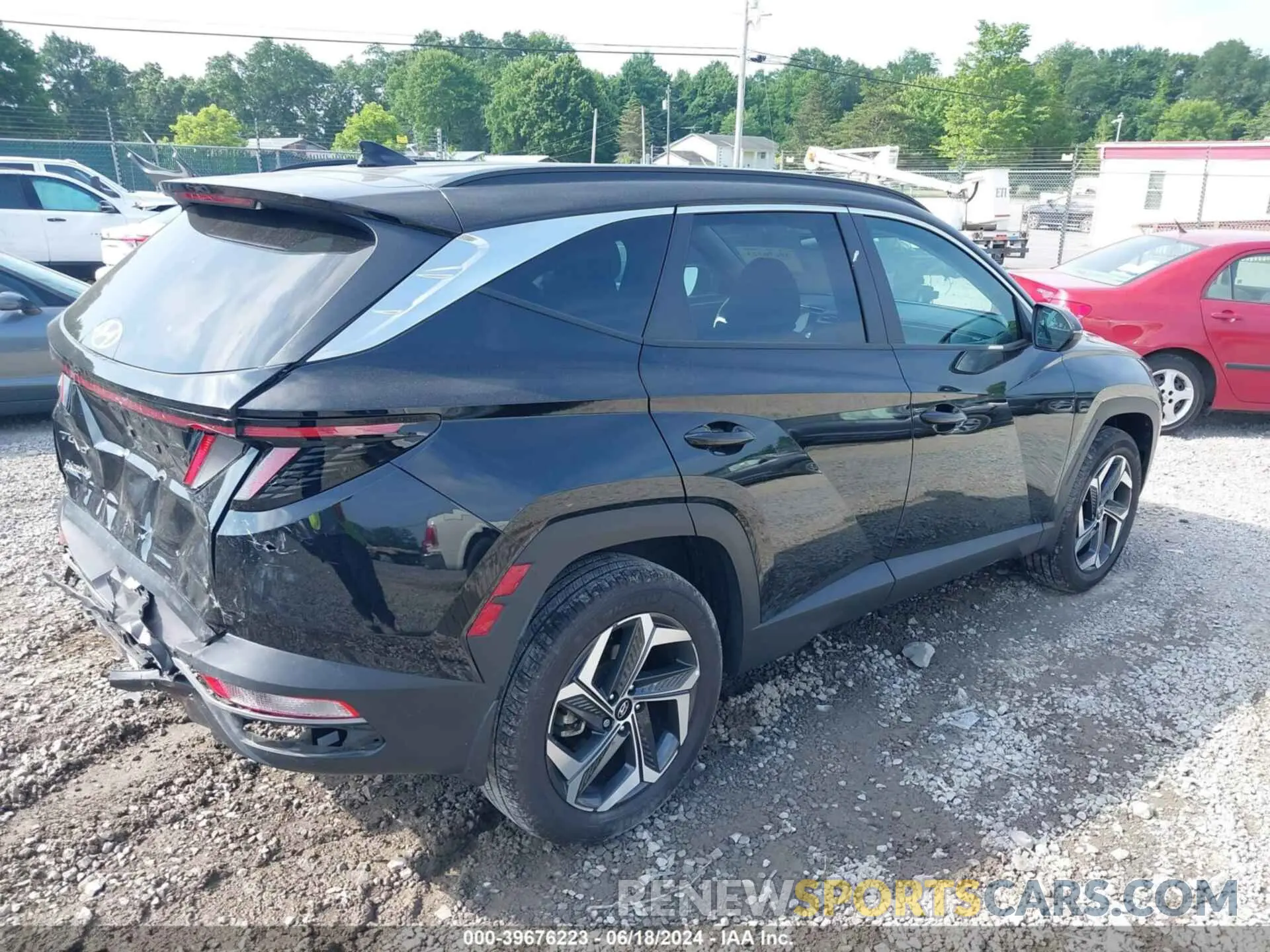 4 Photograph of a damaged car 5NMJFCAE7PH283232 HYUNDAI TUCSON 2023
