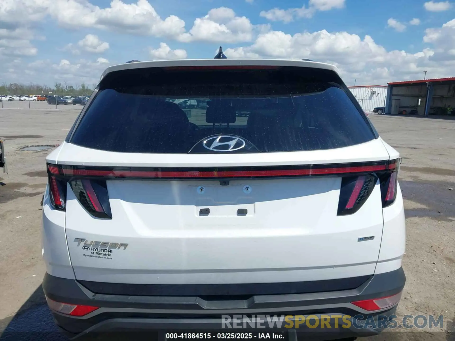 16 Photograph of a damaged car 5NMJFCAE8PH235724 HYUNDAI TUCSON 2023