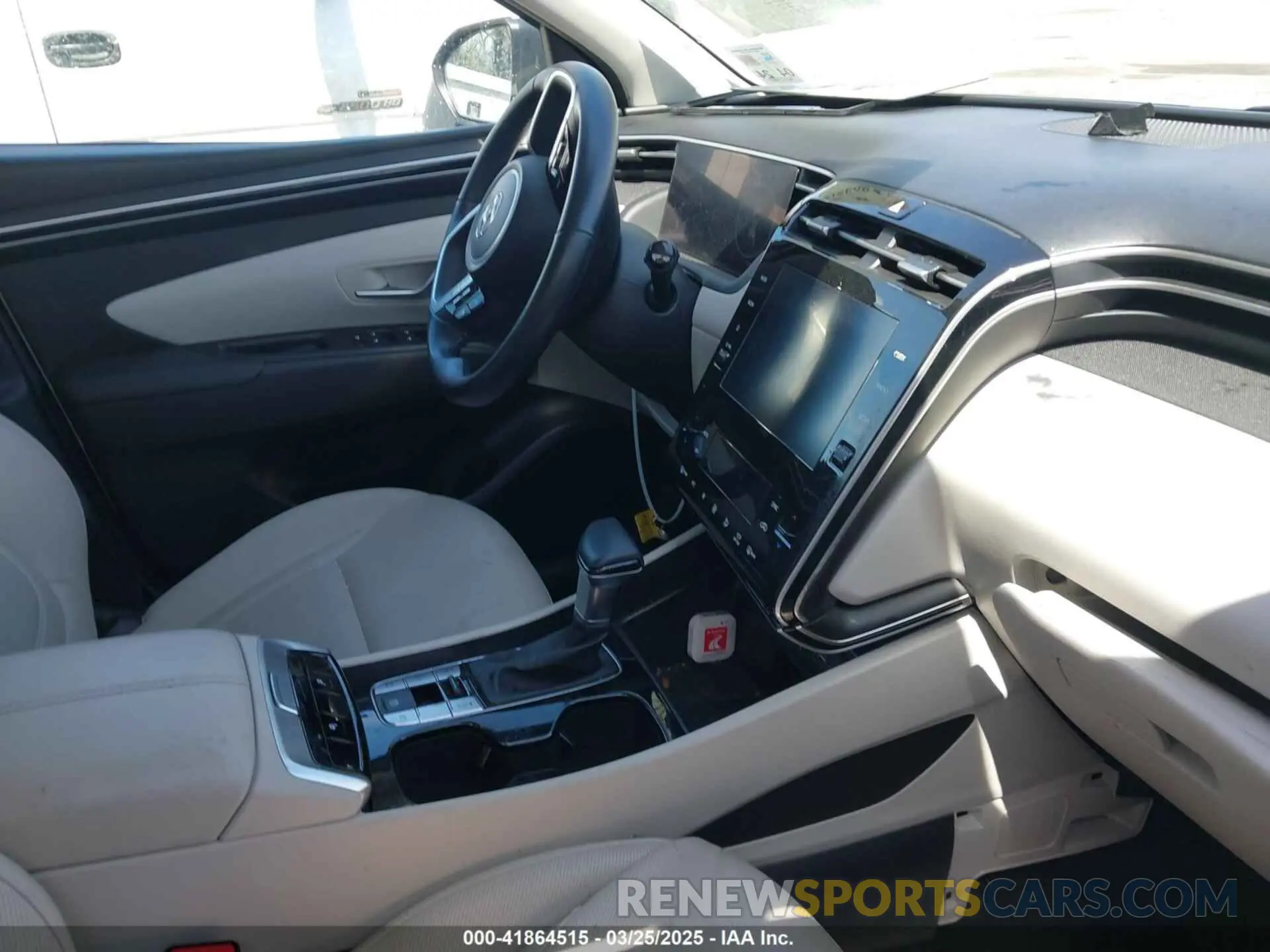 5 Photograph of a damaged car 5NMJFCAE8PH235724 HYUNDAI TUCSON 2023