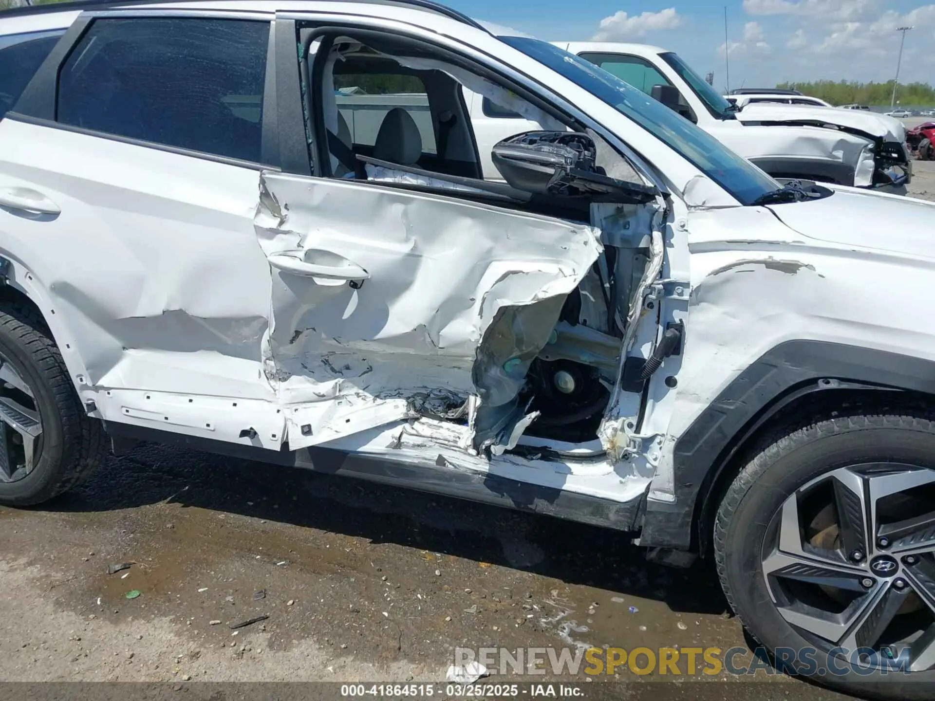 6 Photograph of a damaged car 5NMJFCAE8PH235724 HYUNDAI TUCSON 2023