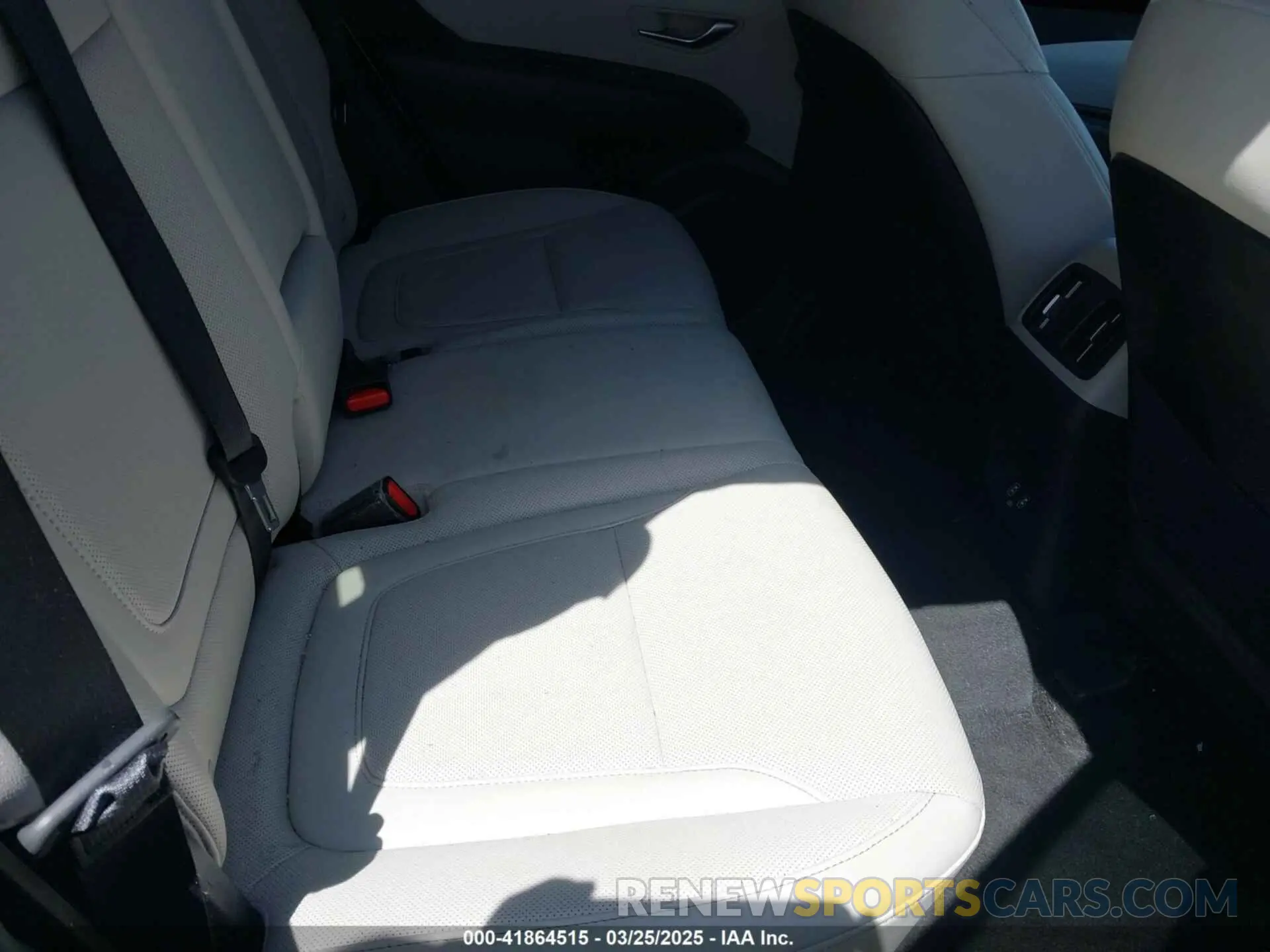 8 Photograph of a damaged car 5NMJFCAE8PH235724 HYUNDAI TUCSON 2023