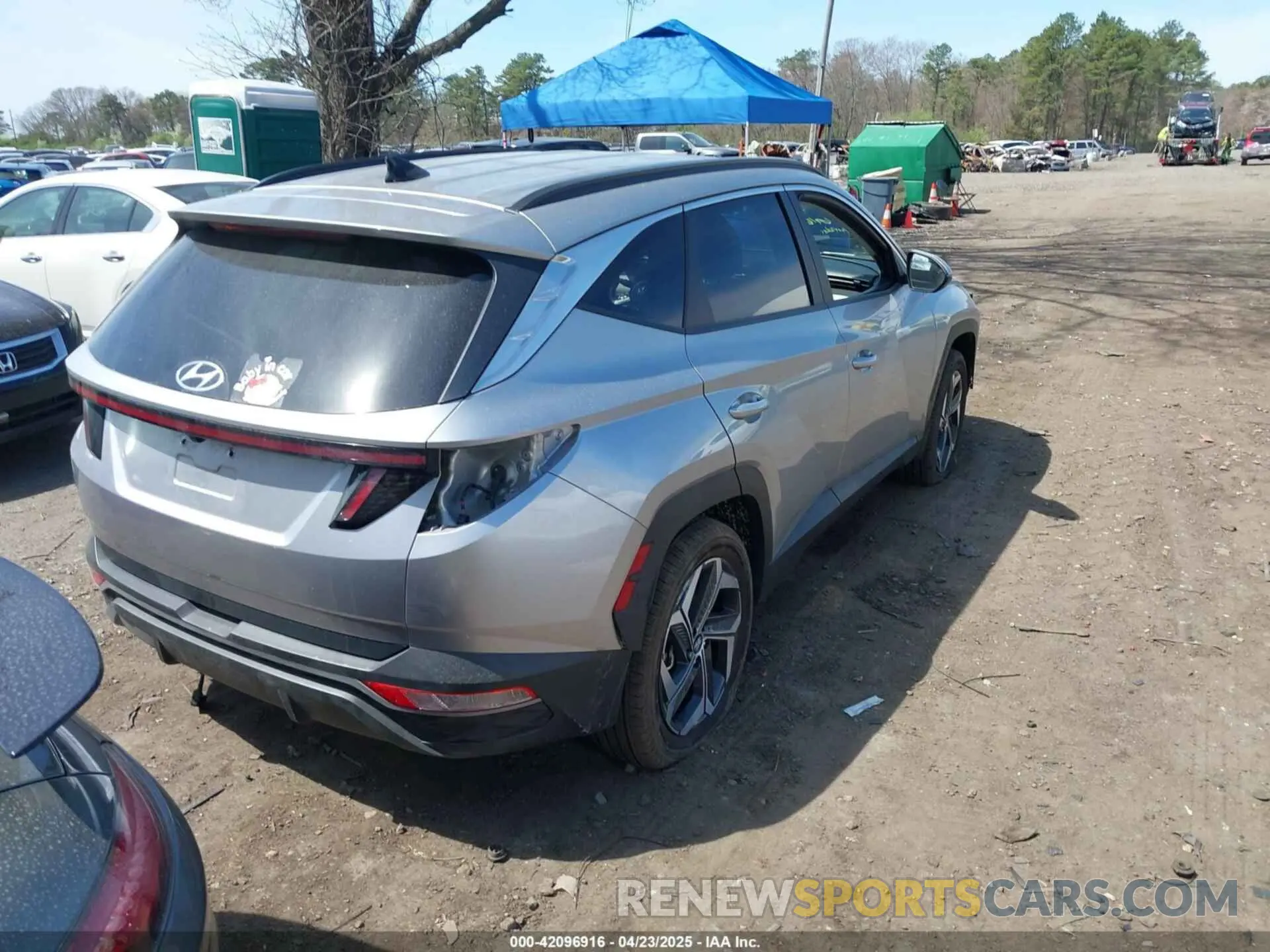 4 Photograph of a damaged car 5NMJFCAE8PH256184 HYUNDAI TUCSON 2023