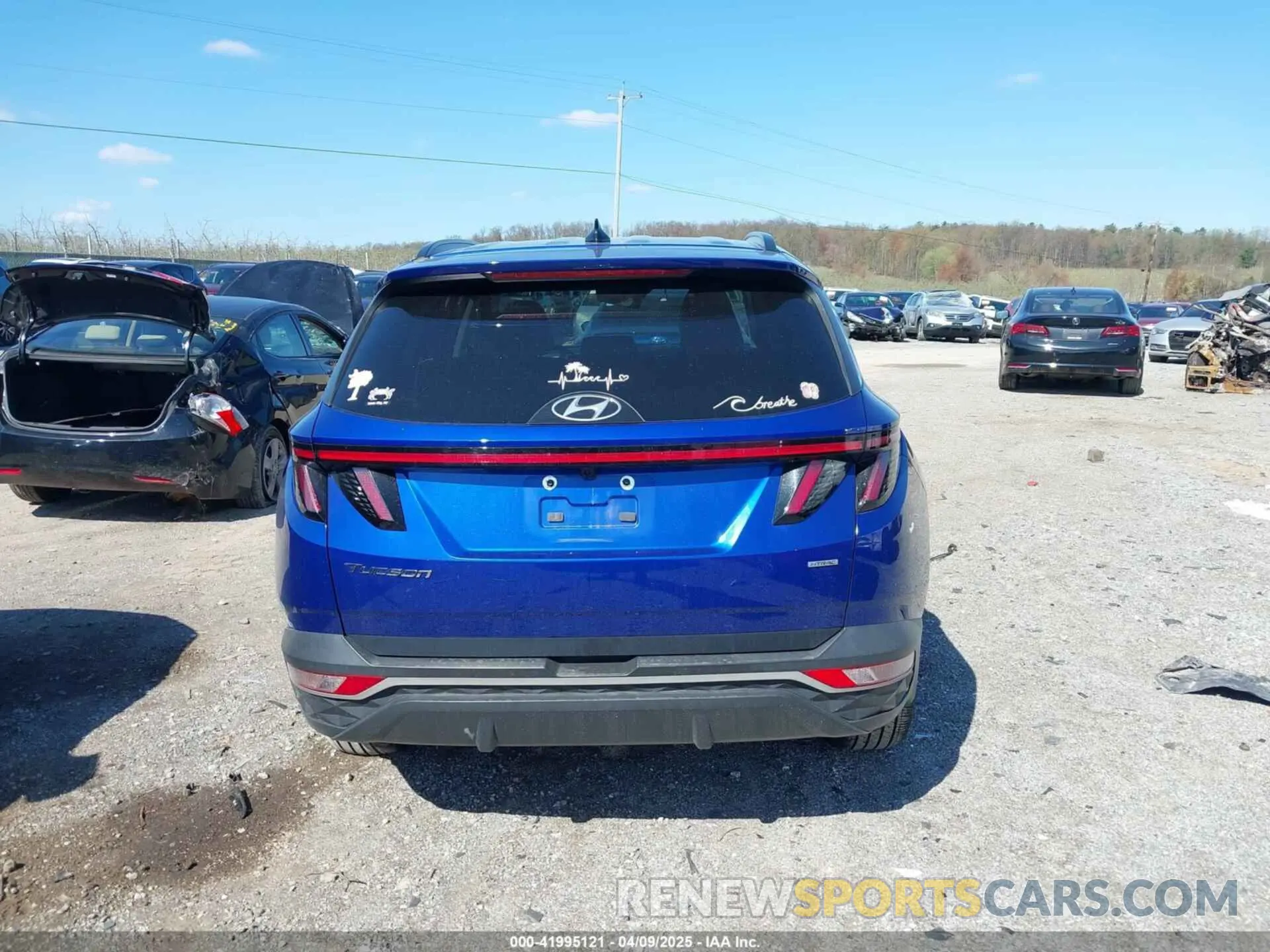 16 Photograph of a damaged car 5NMJFCAE9PH172567 HYUNDAI TUCSON 2023