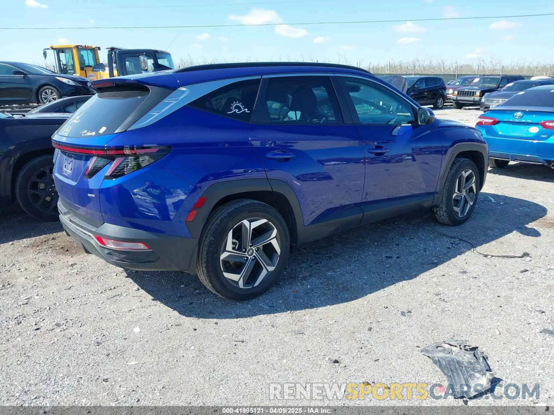4 Photograph of a damaged car 5NMJFCAE9PH172567 HYUNDAI TUCSON 2023