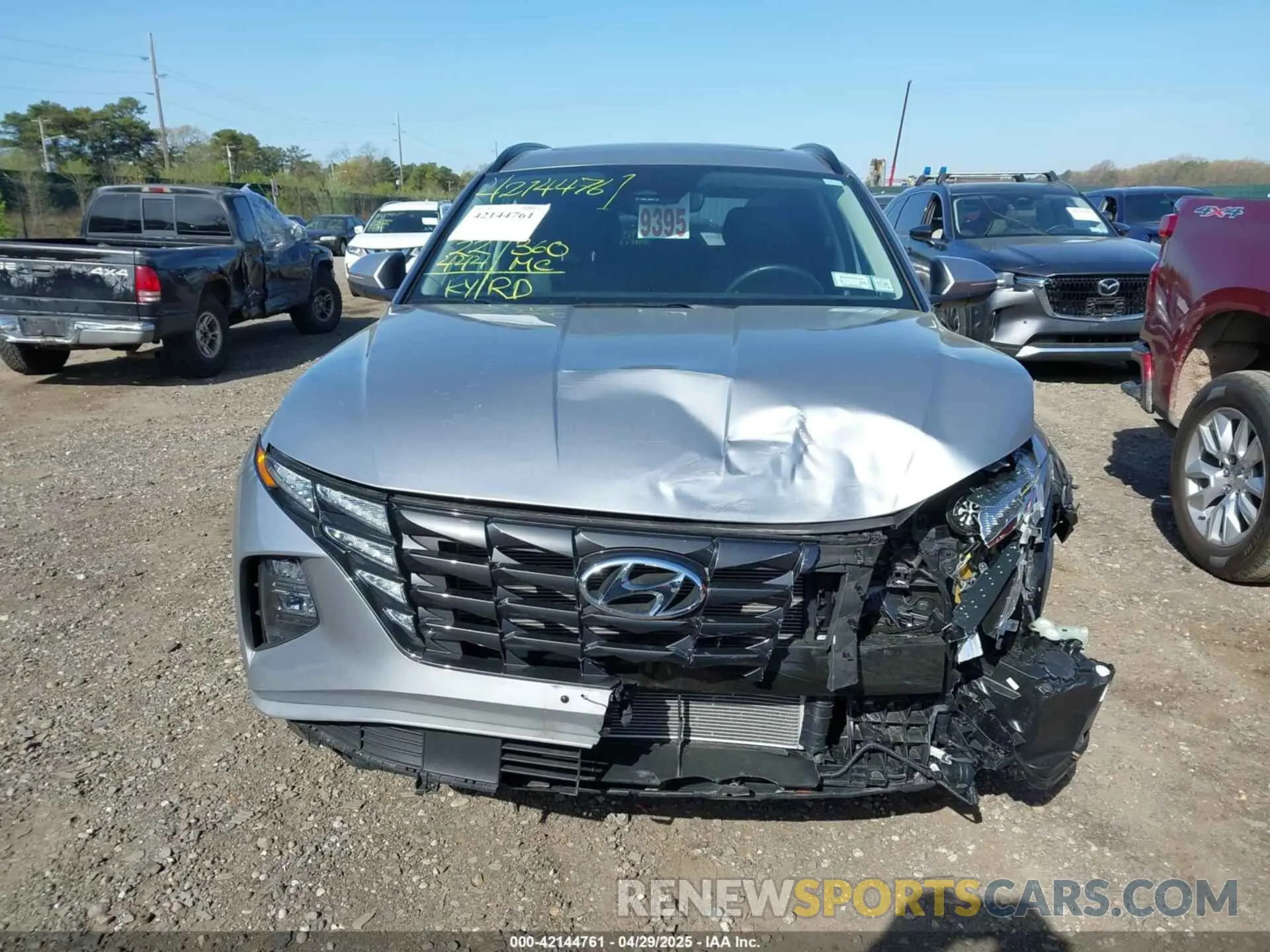 13 Photograph of a damaged car 5NMJFCAE9PH215739 HYUNDAI TUCSON 2023