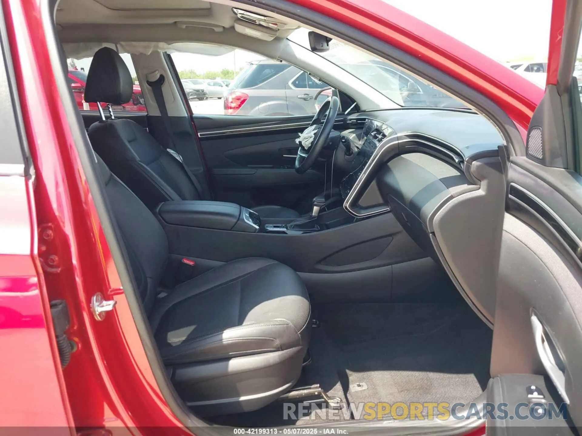 5 Photograph of a damaged car 5NMJFCAE9PH224327 HYUNDAI TUCSON 2023