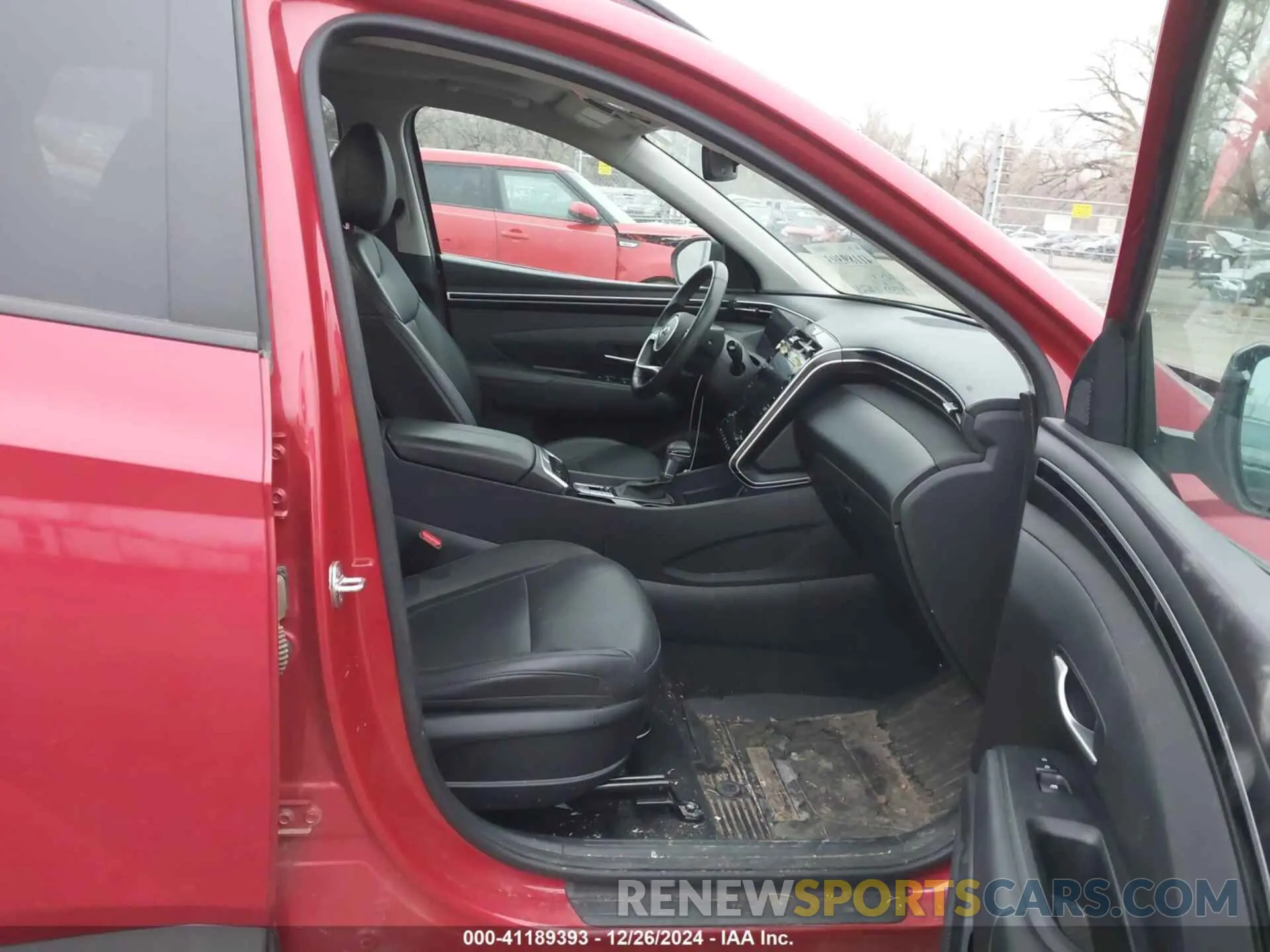 5 Photograph of a damaged car 5NMJFCAE9PH260082 HYUNDAI TUCSON 2023
