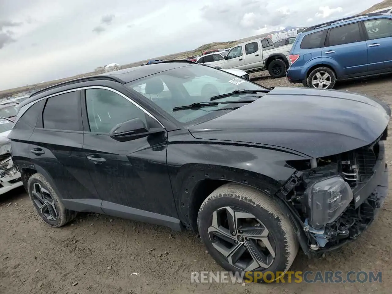 4 Photograph of a damaged car 5NMJFCAE9PH268411 HYUNDAI TUCSON 2023