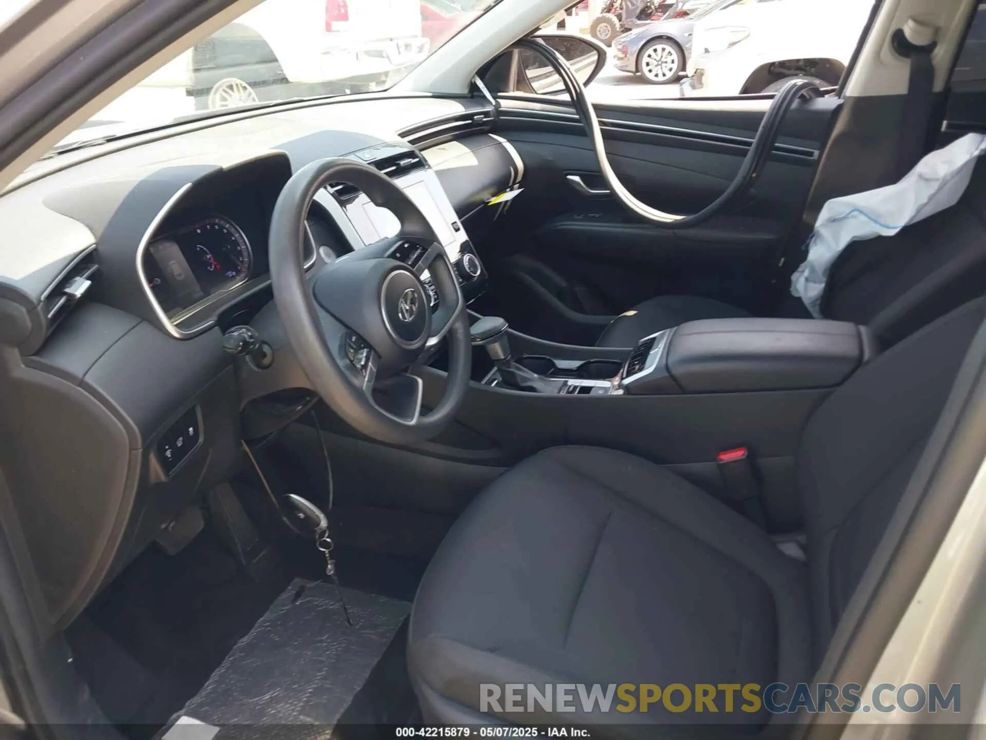 5 Photograph of a damaged car KM8JB3AE0PU225575 HYUNDAI TUCSON 2023