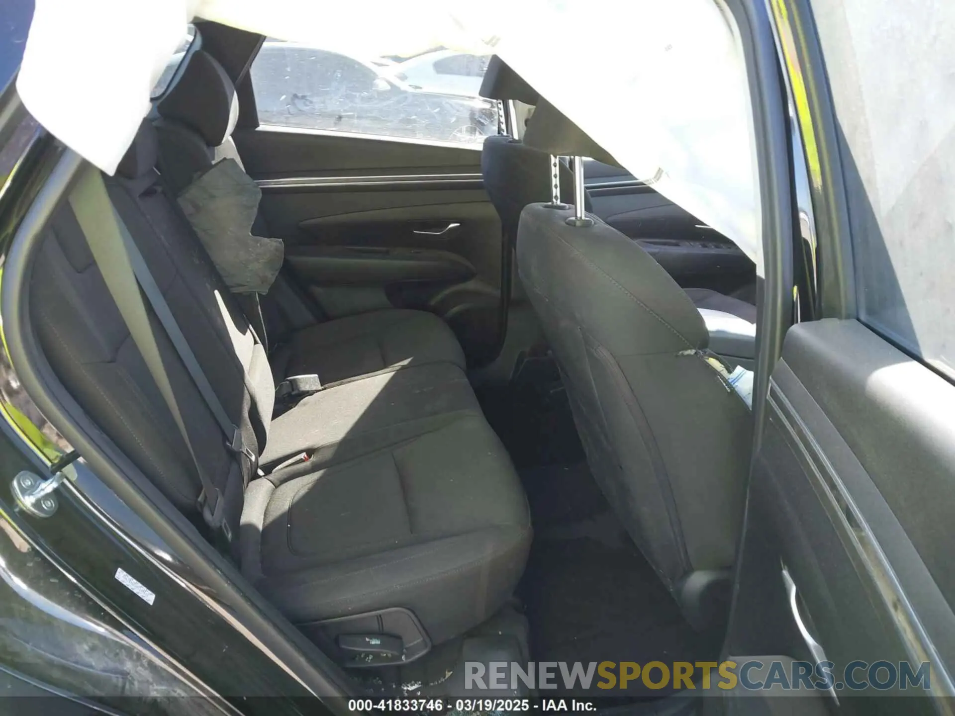 8 Photograph of a damaged car KM8JB3AE2PU199612 HYUNDAI TUCSON 2023