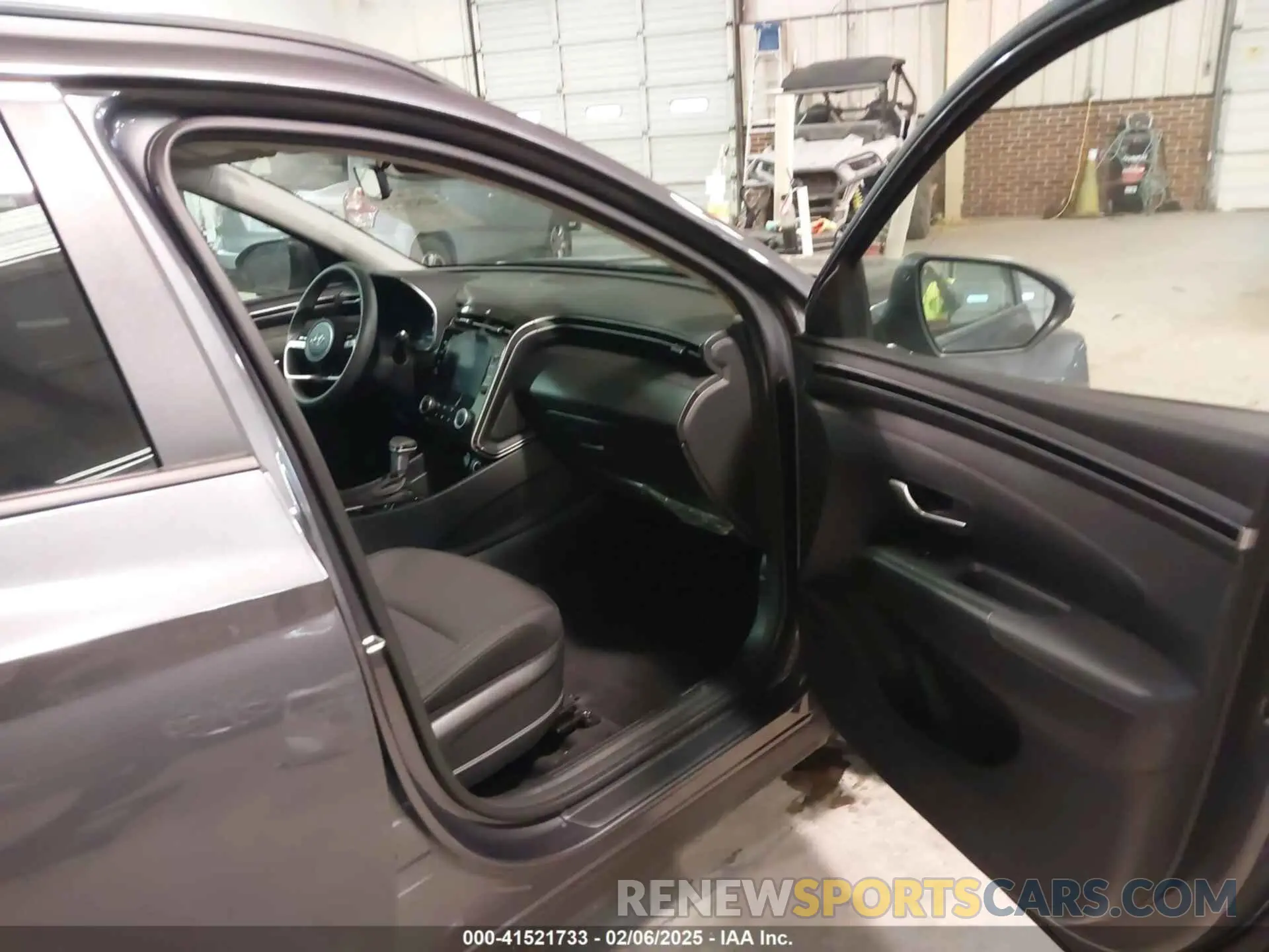 5 Photograph of a damaged car KM8JB3AE2PU253930 HYUNDAI TUCSON 2023