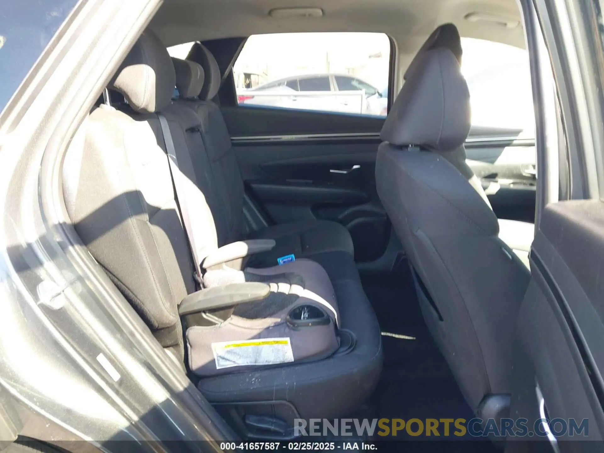 8 Photograph of a damaged car KM8JB3AE6PU263392 HYUNDAI TUCSON 2023