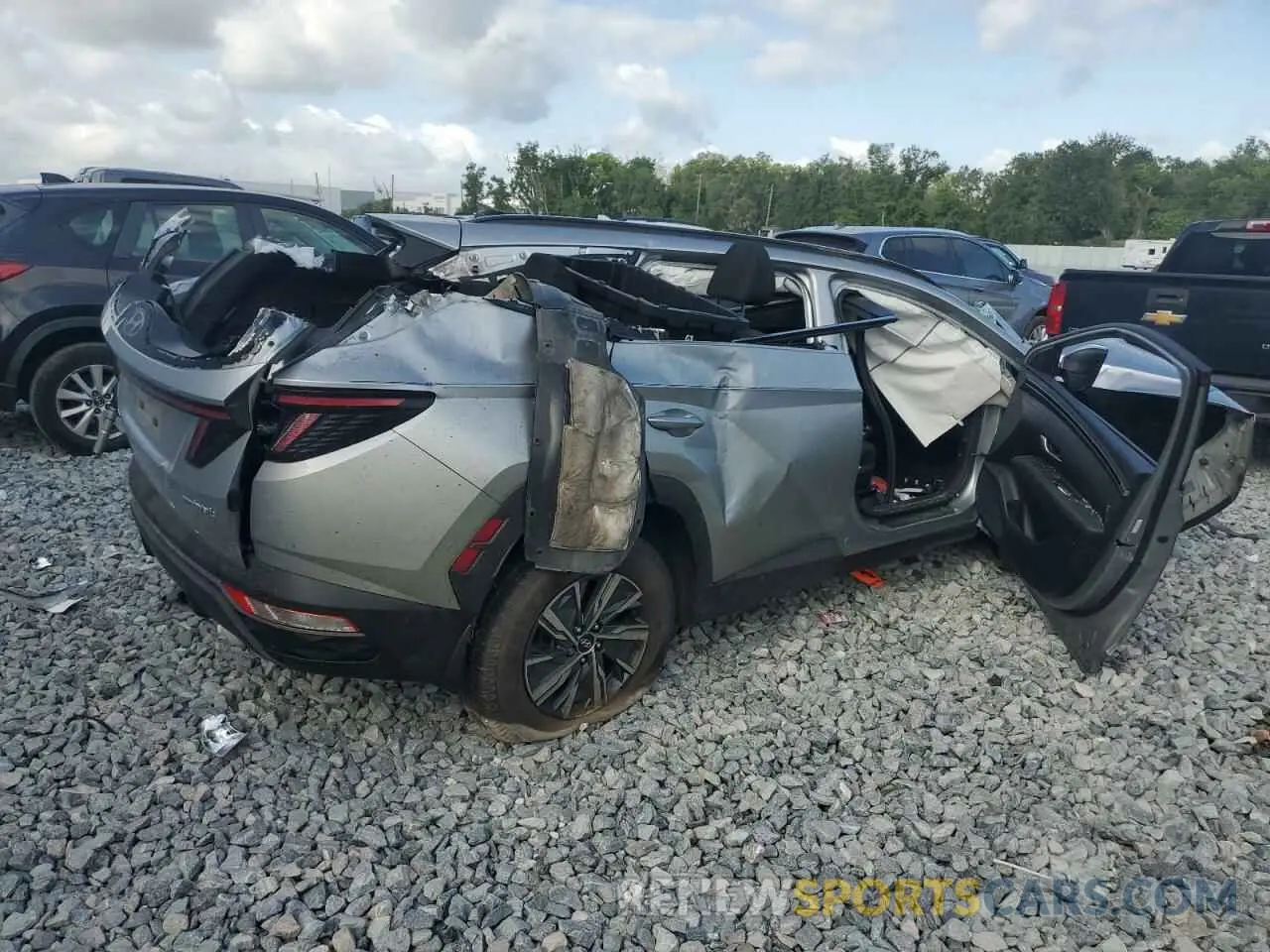 3 Photograph of a damaged car KM8JBCA16PU102182 HYUNDAI TUCSON 2023