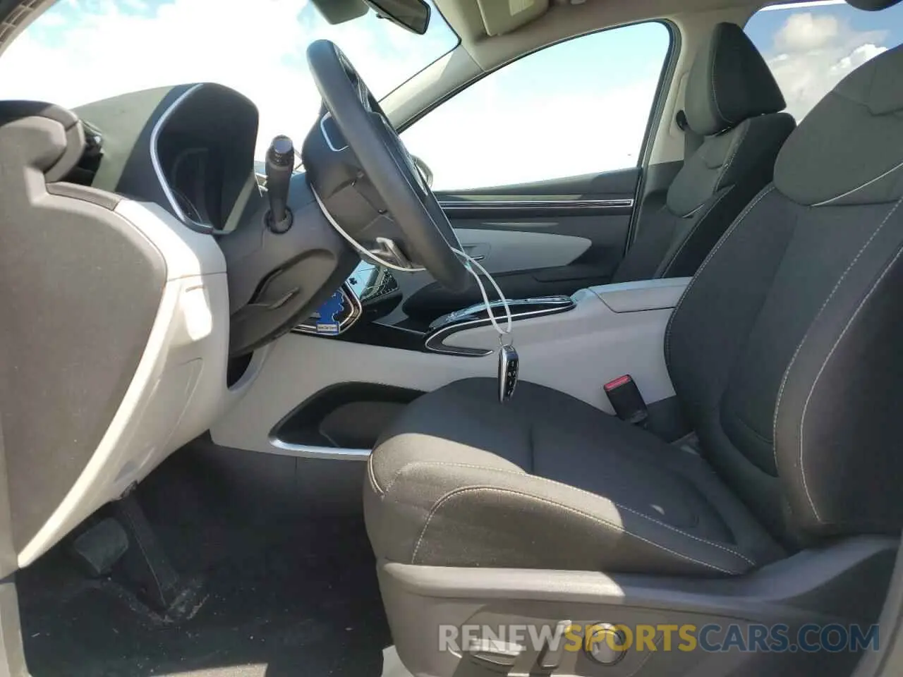 7 Photograph of a damaged car KM8JBCA19PU100684 HYUNDAI TUCSON 2023