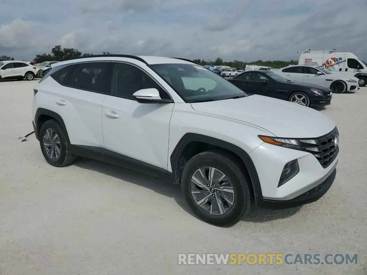 4 Photograph of a damaged car KM8JBCA1XPU104081 HYUNDAI TUCSON 2023