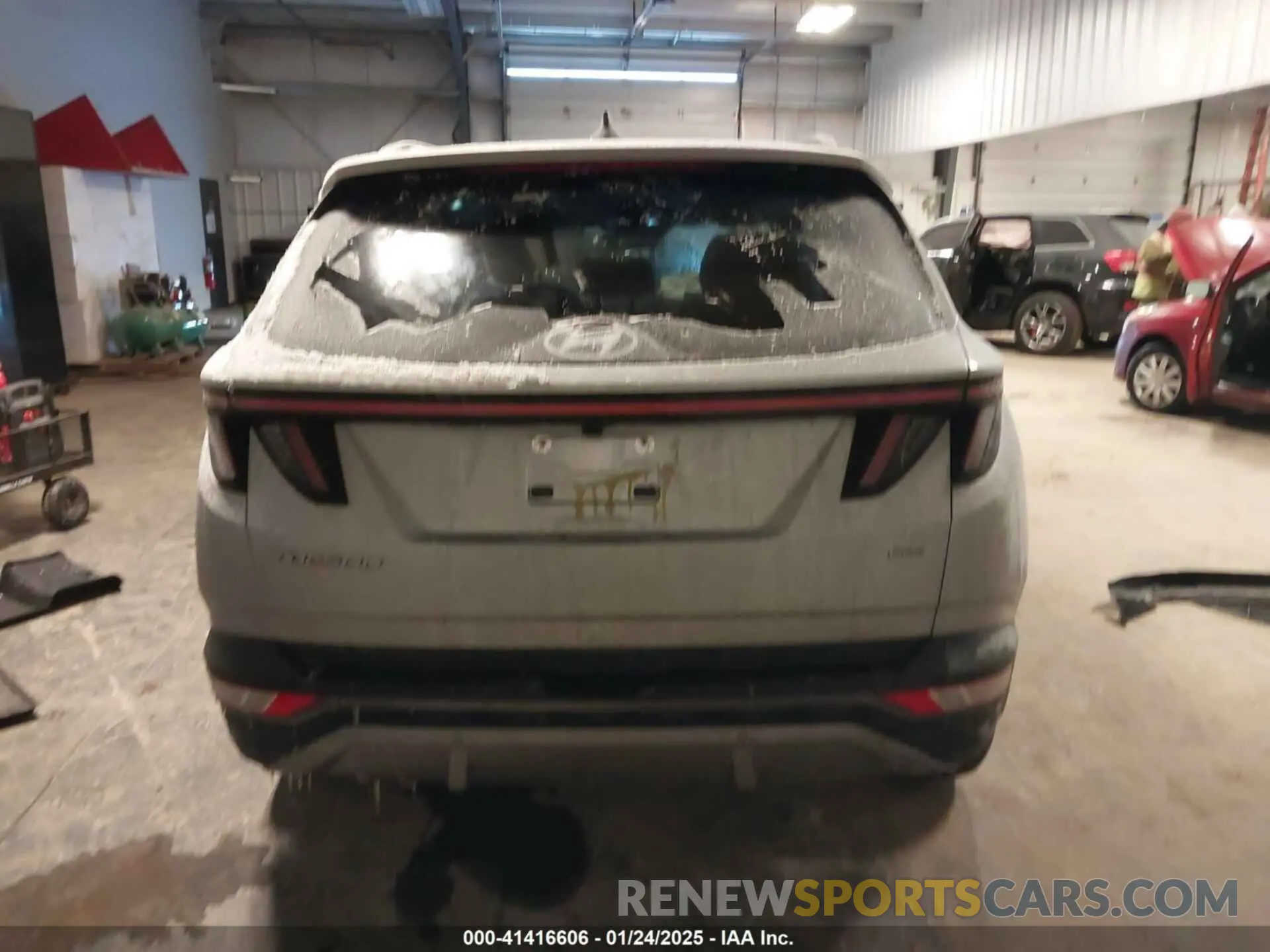 17 Photograph of a damaged car KM8JECAE0PU213725 HYUNDAI TUCSON 2023