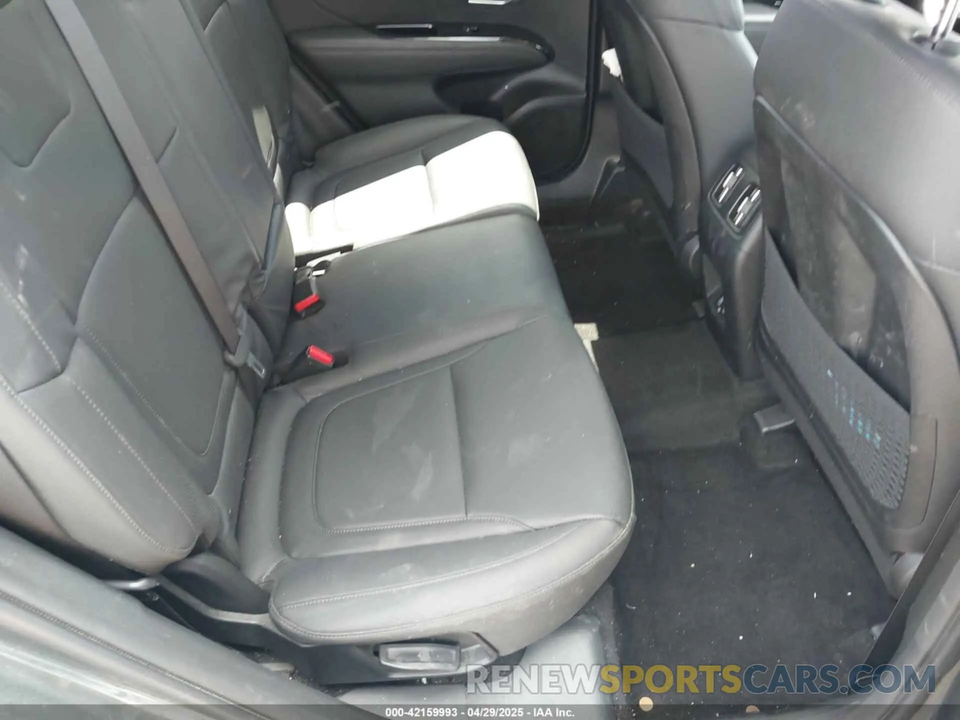 8 Photograph of a damaged car KM8JFCAE6PU176449 HYUNDAI TUCSON 2023