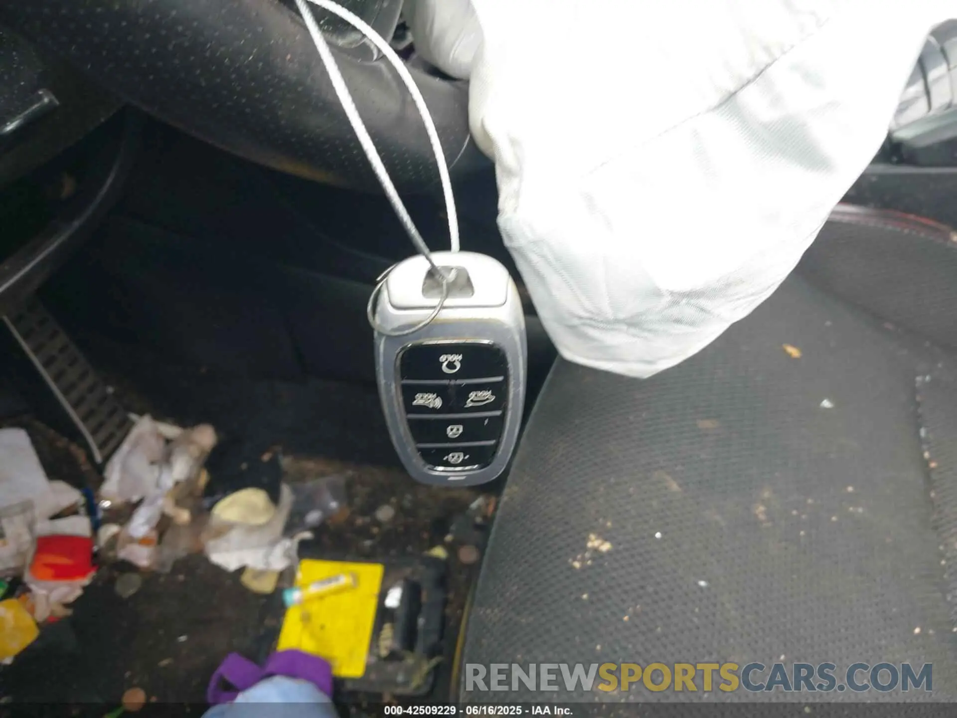 11 Photograph of a damaged car KM8JFCAE8PU185752 HYUNDAI TUCSON 2023