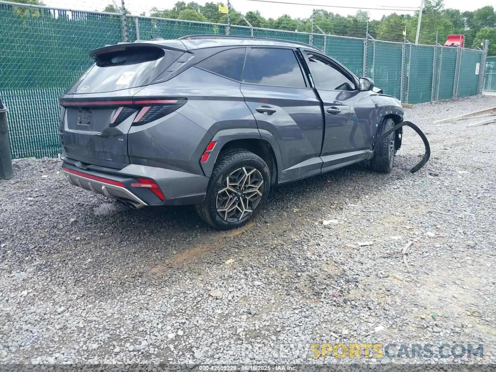 4 Photograph of a damaged car KM8JFCAE8PU185752 HYUNDAI TUCSON 2023