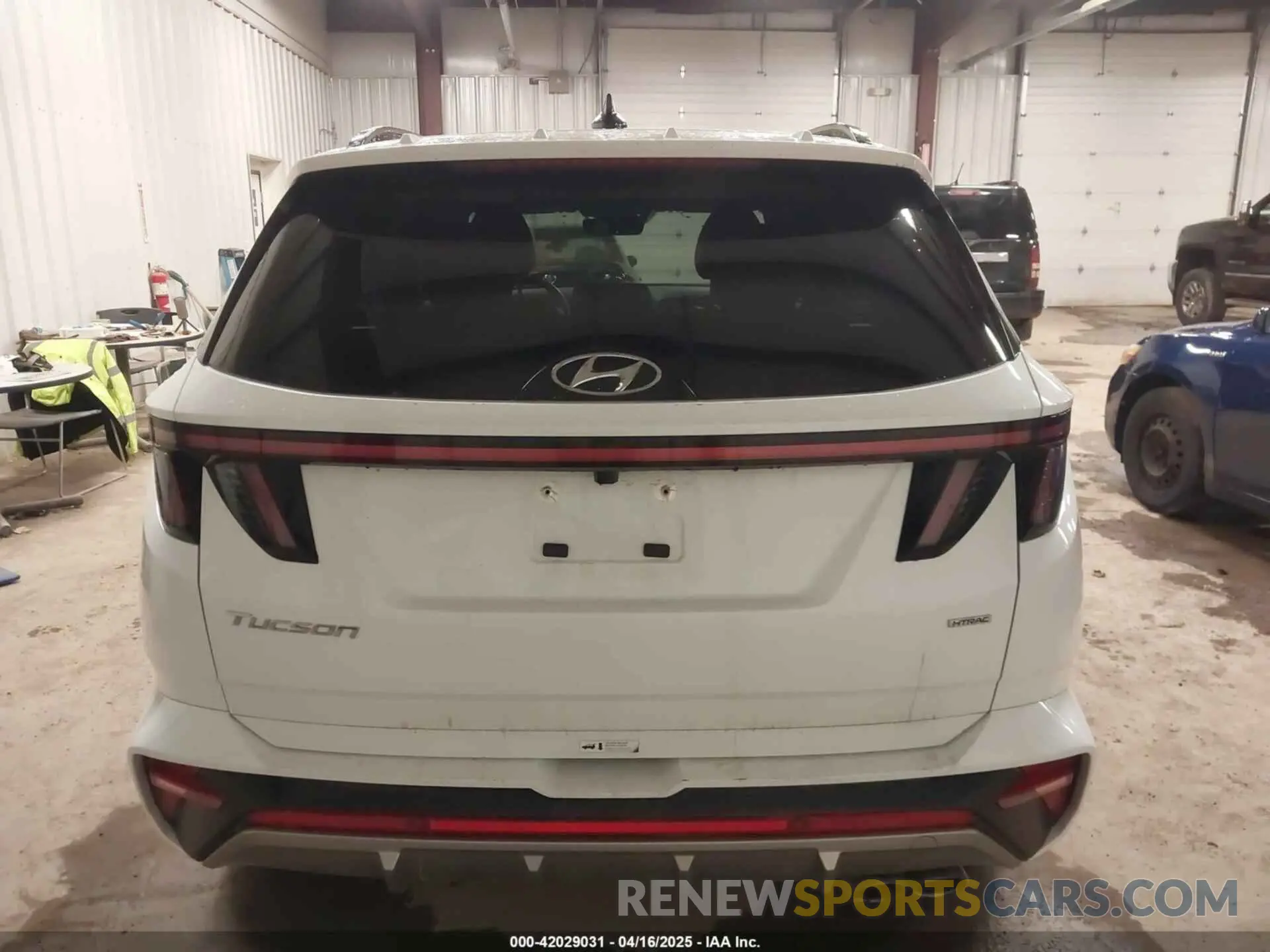 16 Photograph of a damaged car KM8JFCAE8PU190188 HYUNDAI TUCSON 2023