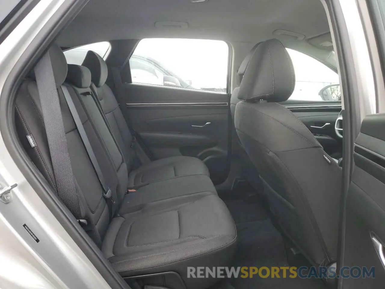 11 Photograph of a damaged car 5NMJA3DE0RH402042 HYUNDAI TUCSON 2024