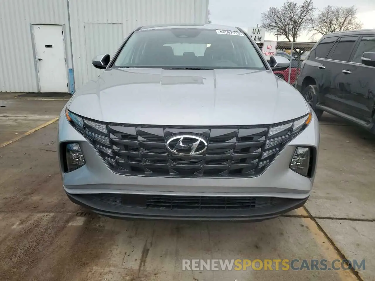 5 Photograph of a damaged car 5NMJA3DE0RH402042 HYUNDAI TUCSON 2024