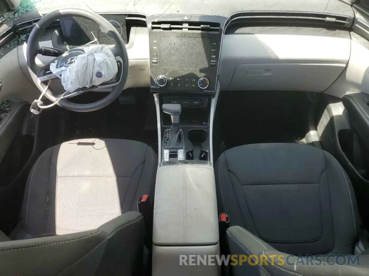 8 Photograph of a damaged car 5NMJA3DE0RH437549 HYUNDAI TUCSON 2024
