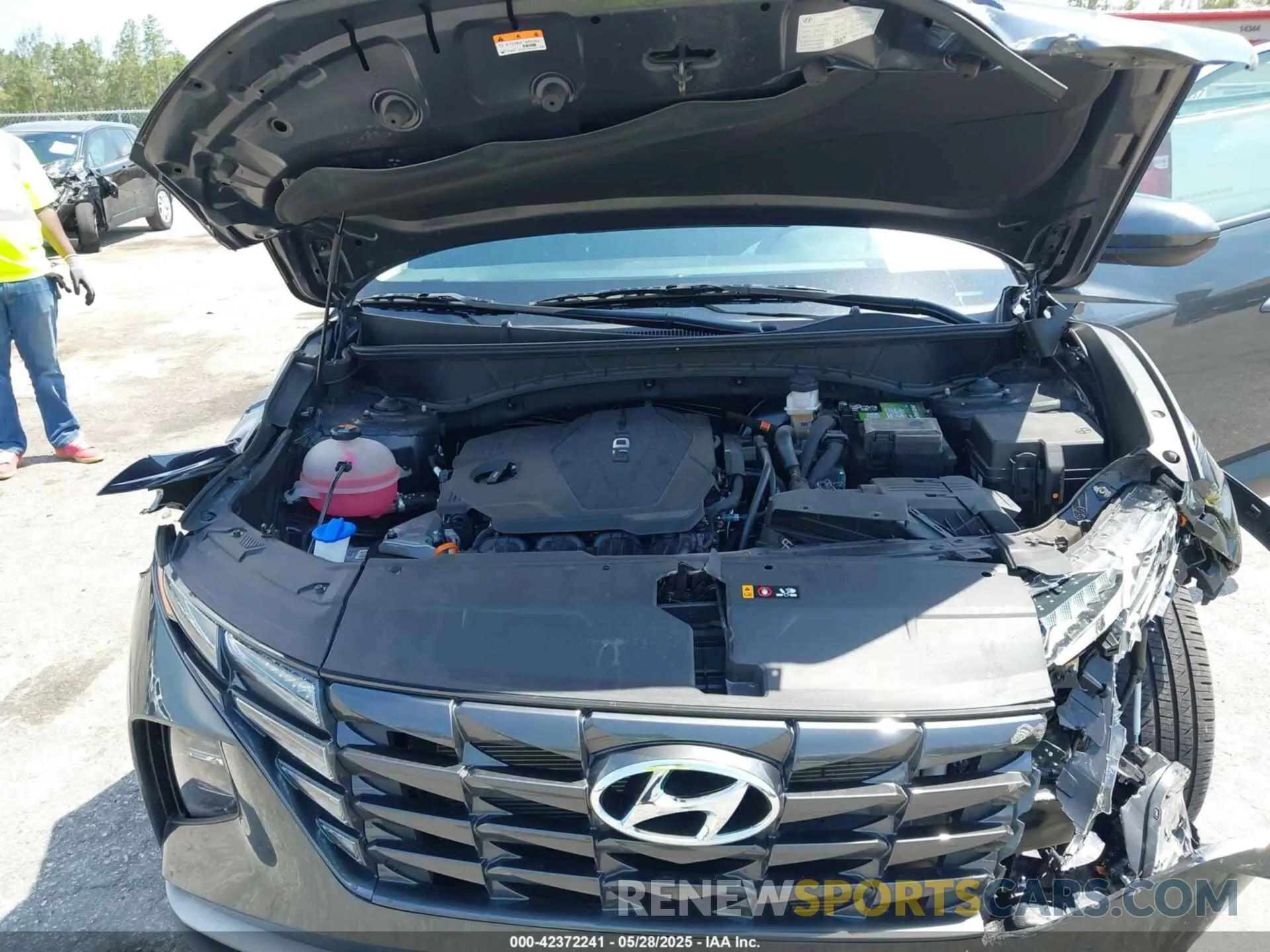 10 Photograph of a damaged car 5NMJA3DE2RH343740 HYUNDAI TUCSON 2024