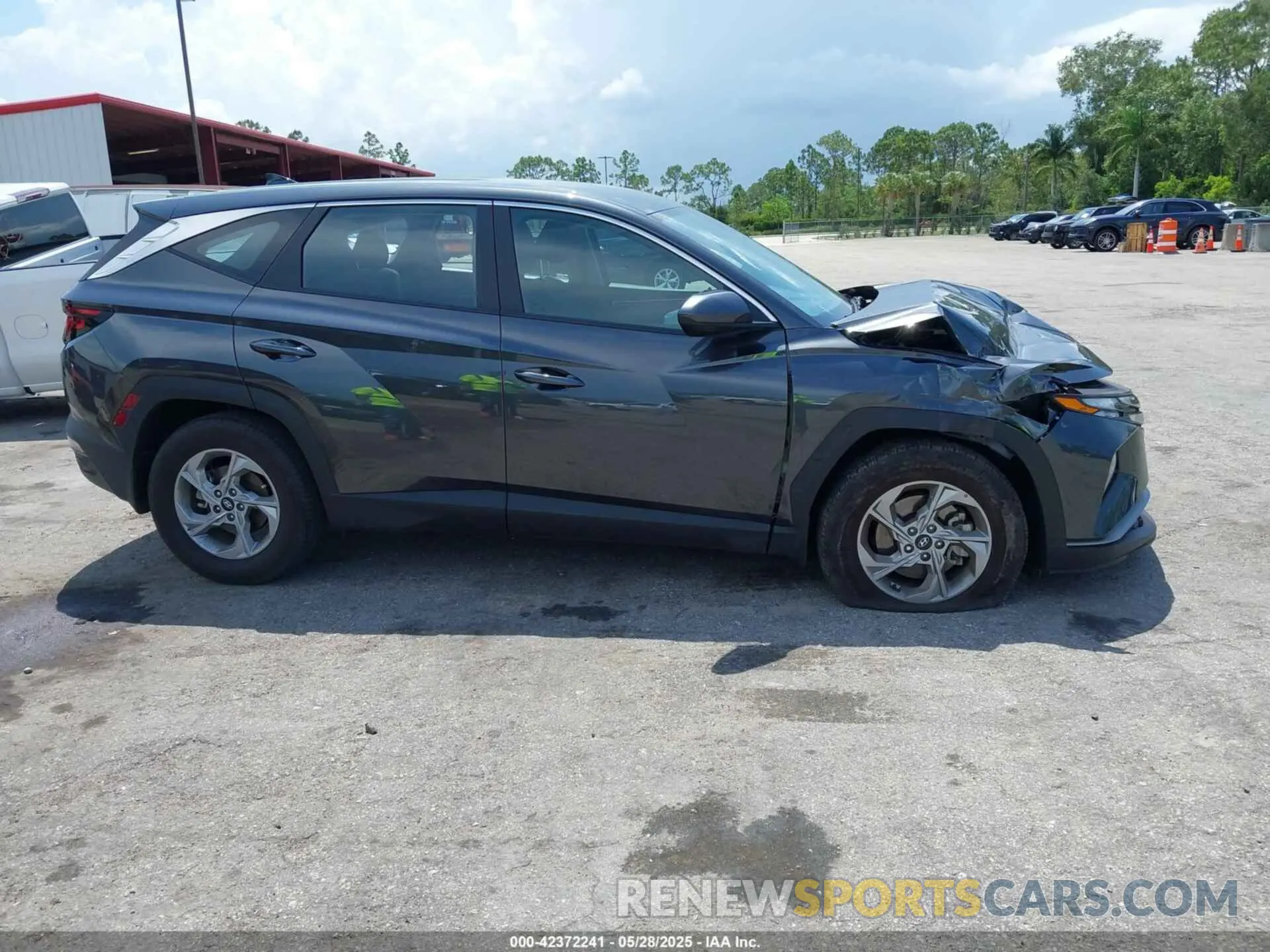 13 Photograph of a damaged car 5NMJA3DE2RH343740 HYUNDAI TUCSON 2024