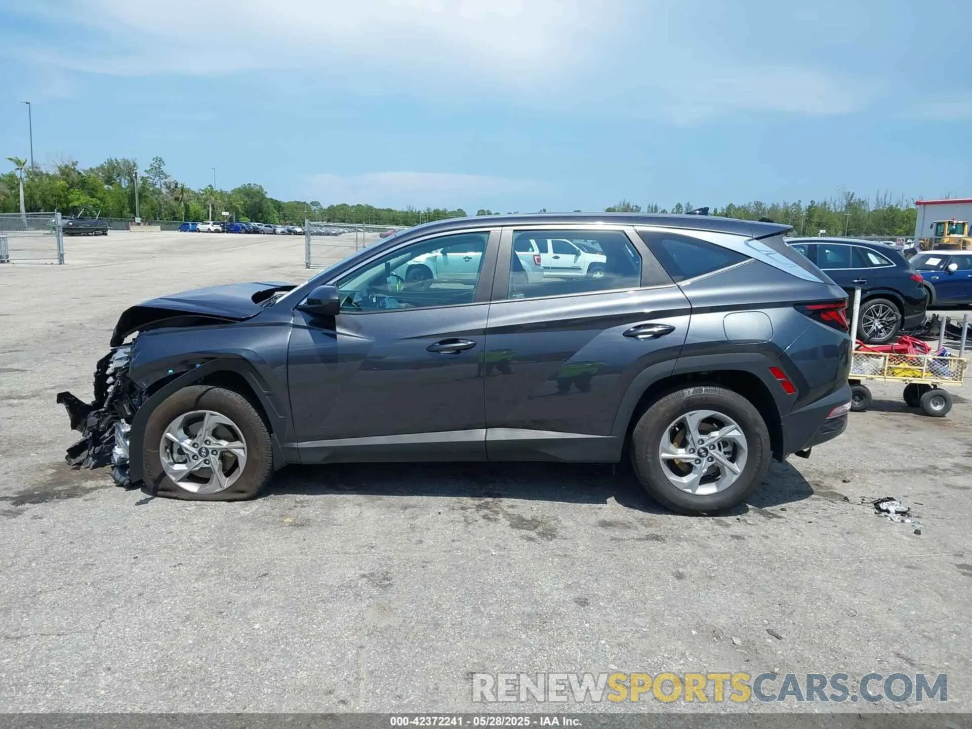 14 Photograph of a damaged car 5NMJA3DE2RH343740 HYUNDAI TUCSON 2024