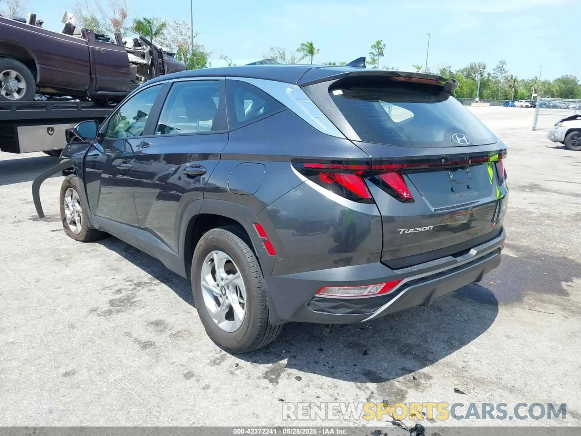 3 Photograph of a damaged car 5NMJA3DE2RH343740 HYUNDAI TUCSON 2024