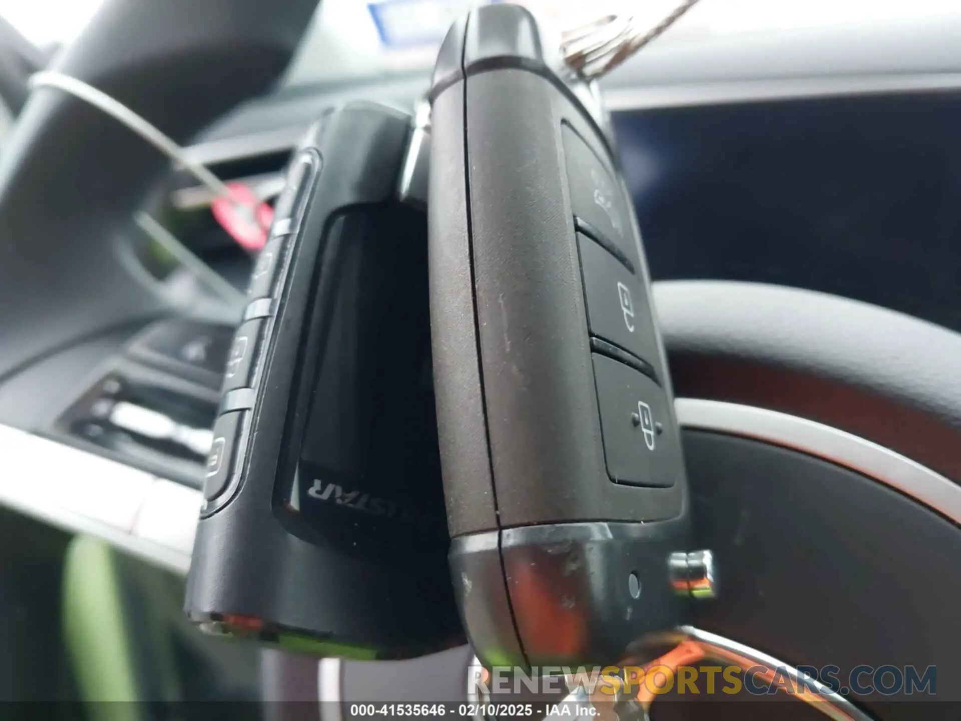 11 Photograph of a damaged car 5NMJA3DE2RH440629 HYUNDAI TUCSON 2024