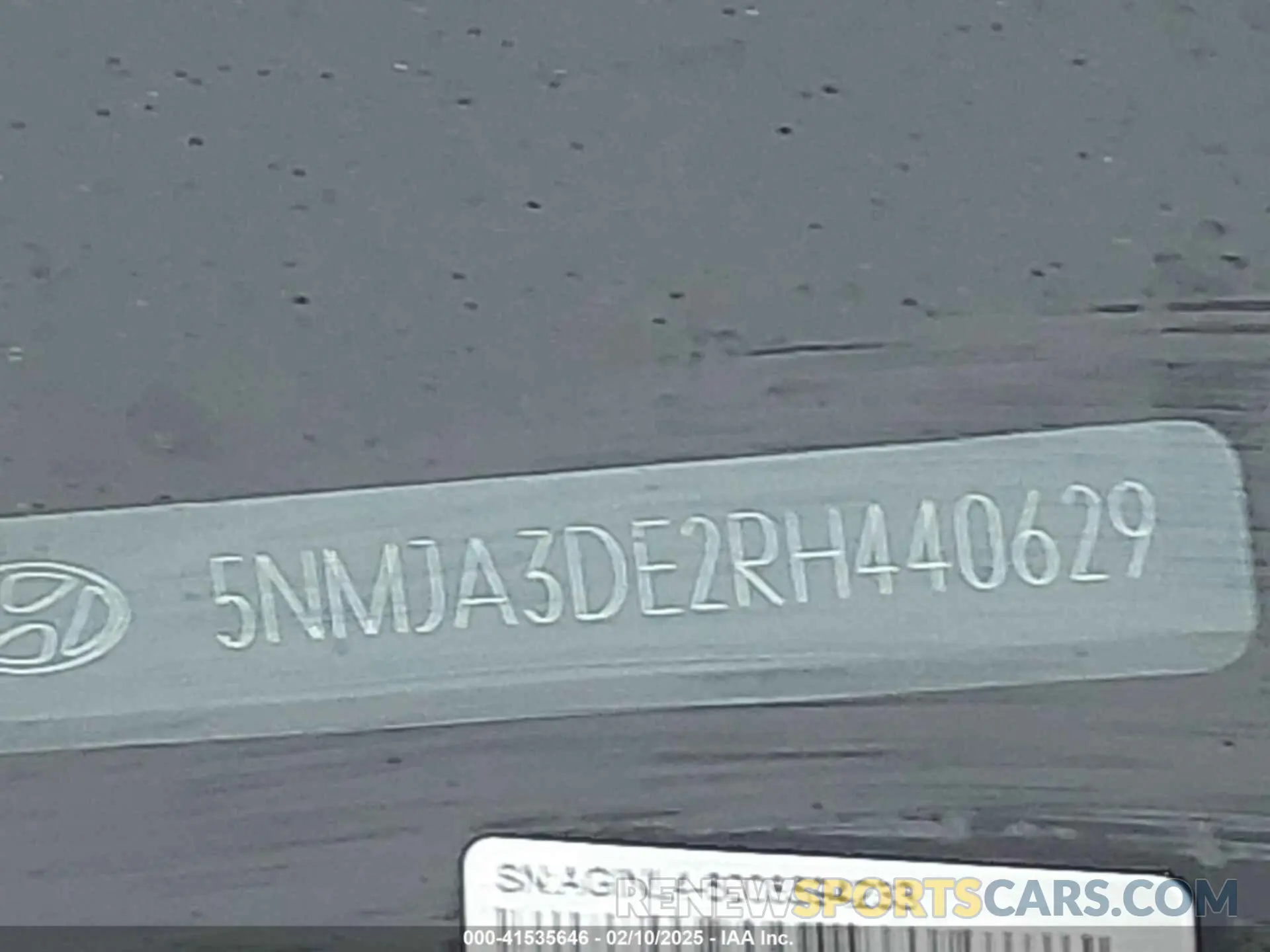 18 Photograph of a damaged car 5NMJA3DE2RH440629 HYUNDAI TUCSON 2024