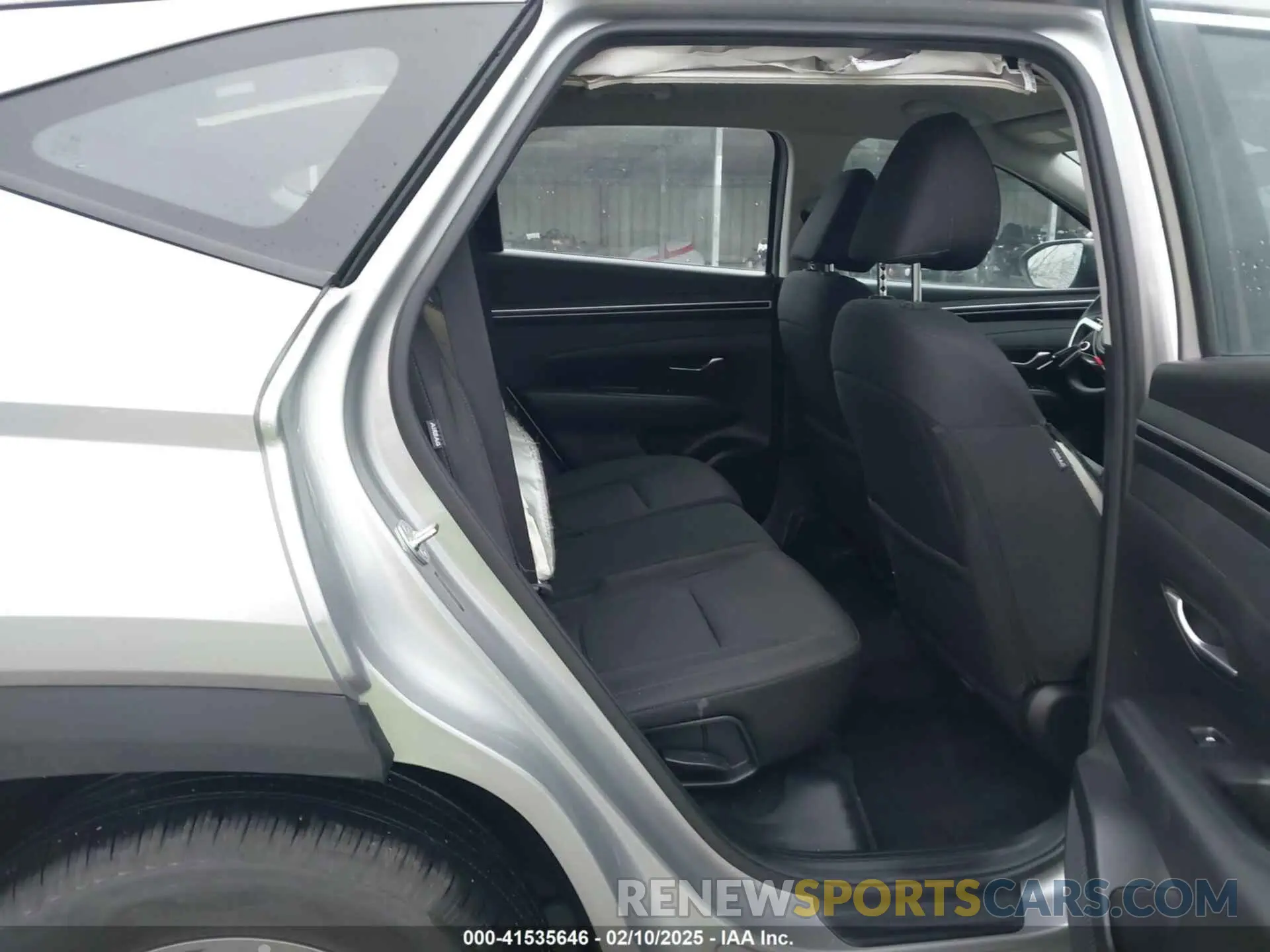 8 Photograph of a damaged car 5NMJA3DE2RH440629 HYUNDAI TUCSON 2024