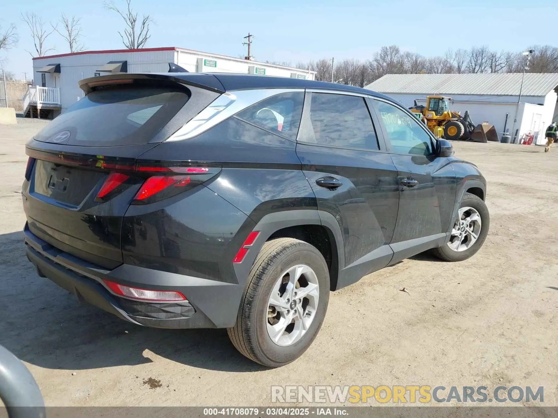 4 Photograph of a damaged car 5NMJA3DE3RH308009 HYUNDAI TUCSON 2024