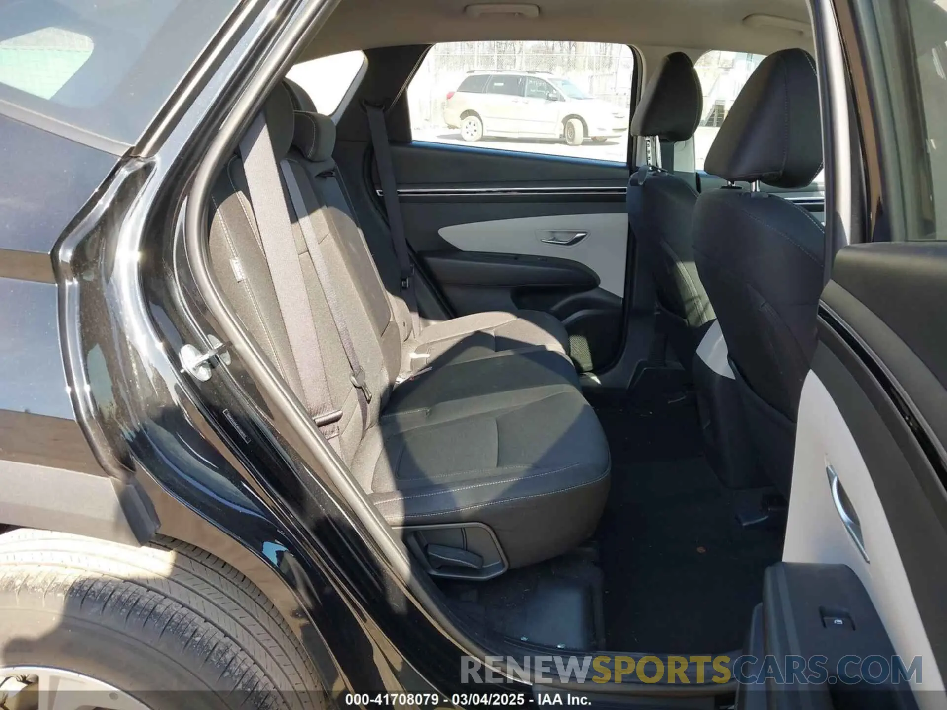 8 Photograph of a damaged car 5NMJA3DE3RH308009 HYUNDAI TUCSON 2024