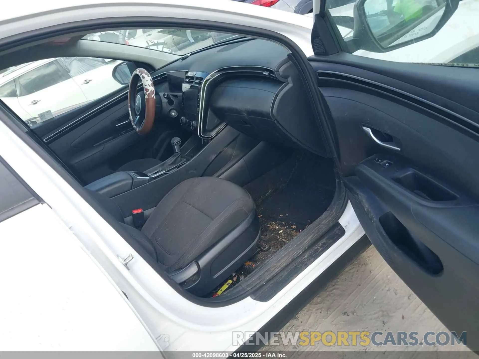 5 Photograph of a damaged car 5NMJA3DE3RH434368 HYUNDAI TUCSON 2024