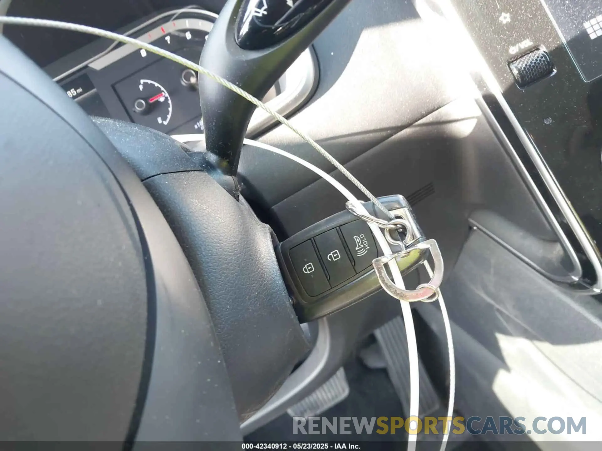 11 Photograph of a damaged car 5NMJA3DE4RH403145 HYUNDAI TUCSON 2024