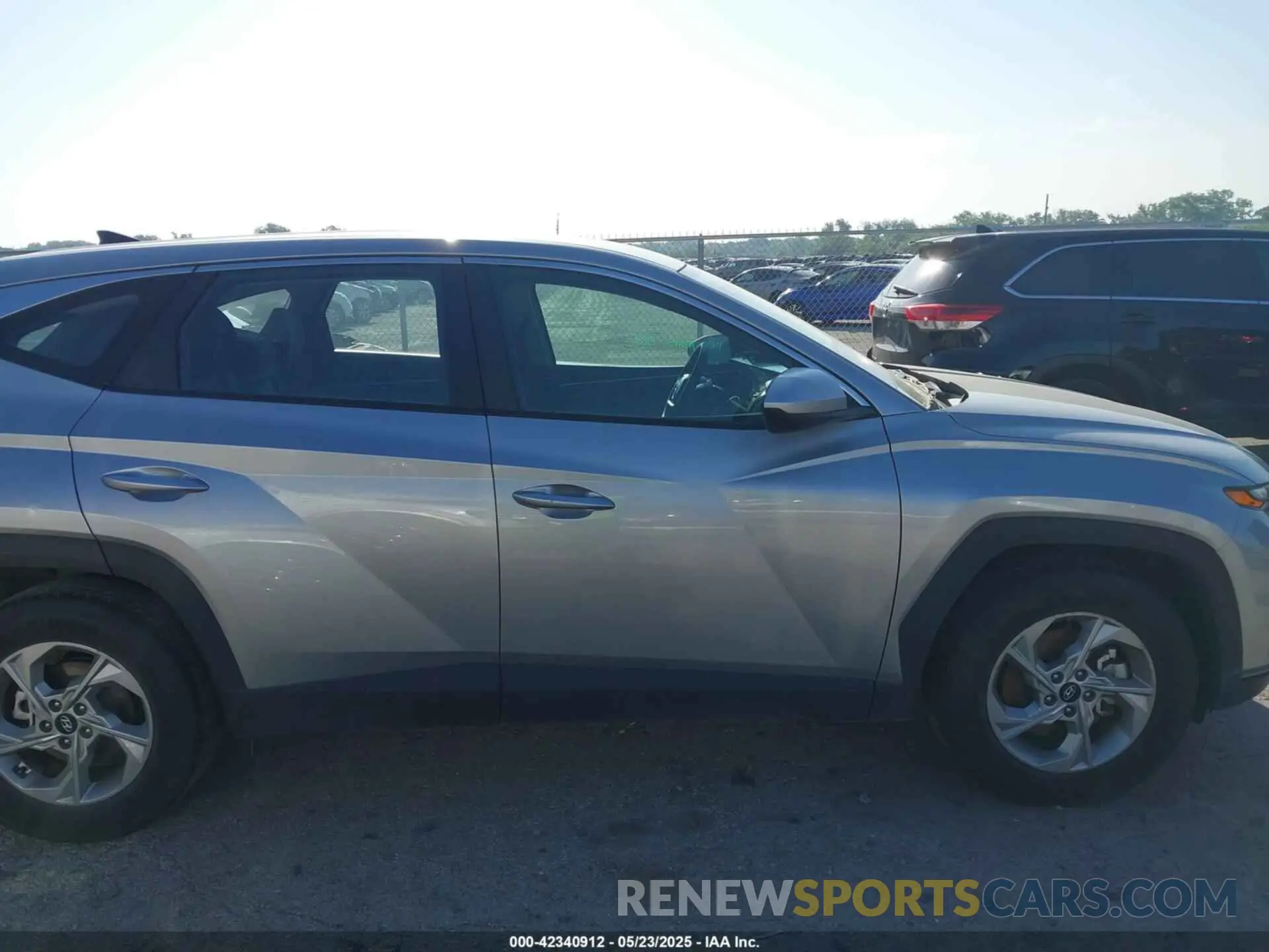 13 Photograph of a damaged car 5NMJA3DE4RH403145 HYUNDAI TUCSON 2024