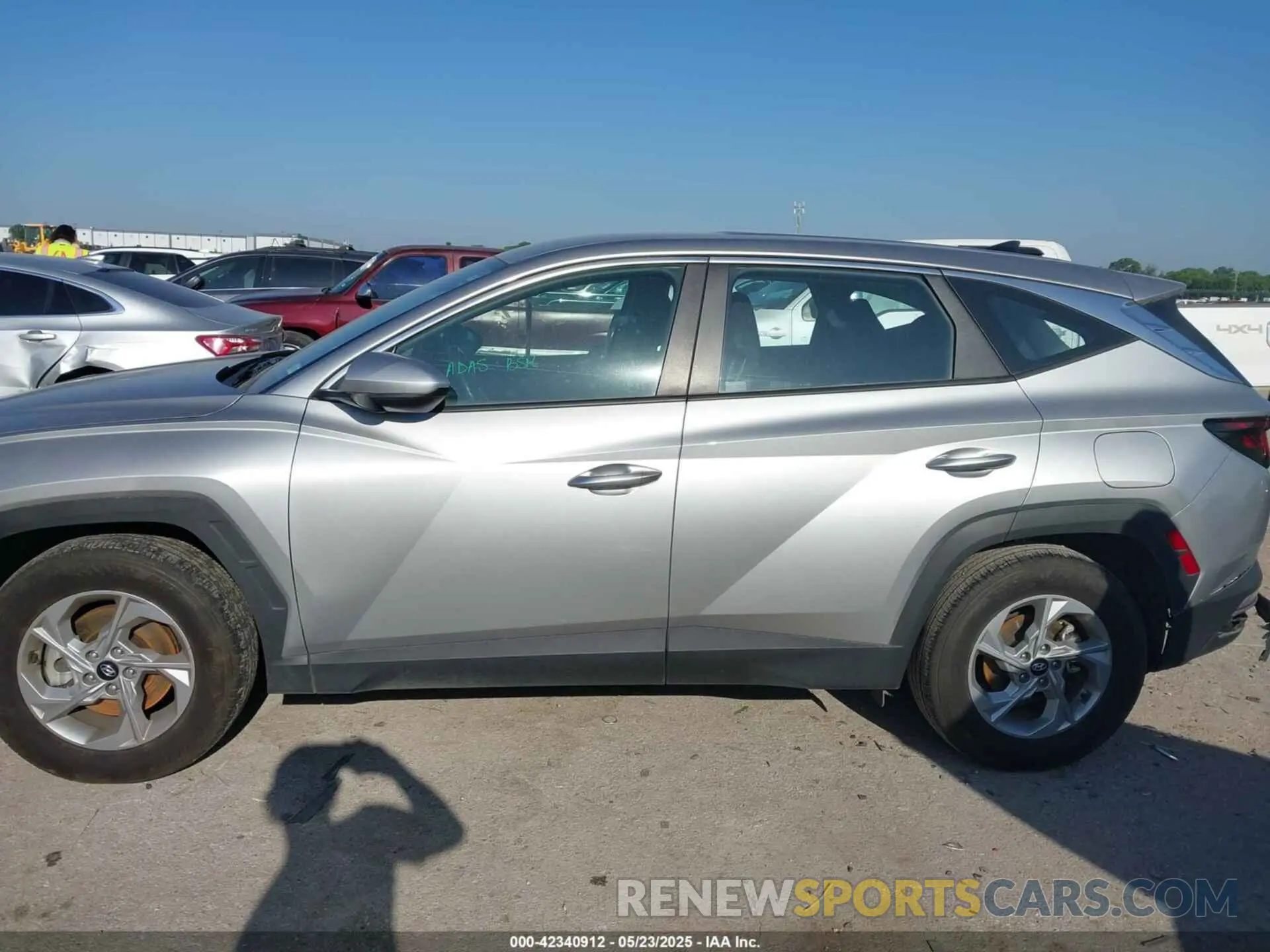 14 Photograph of a damaged car 5NMJA3DE4RH403145 HYUNDAI TUCSON 2024