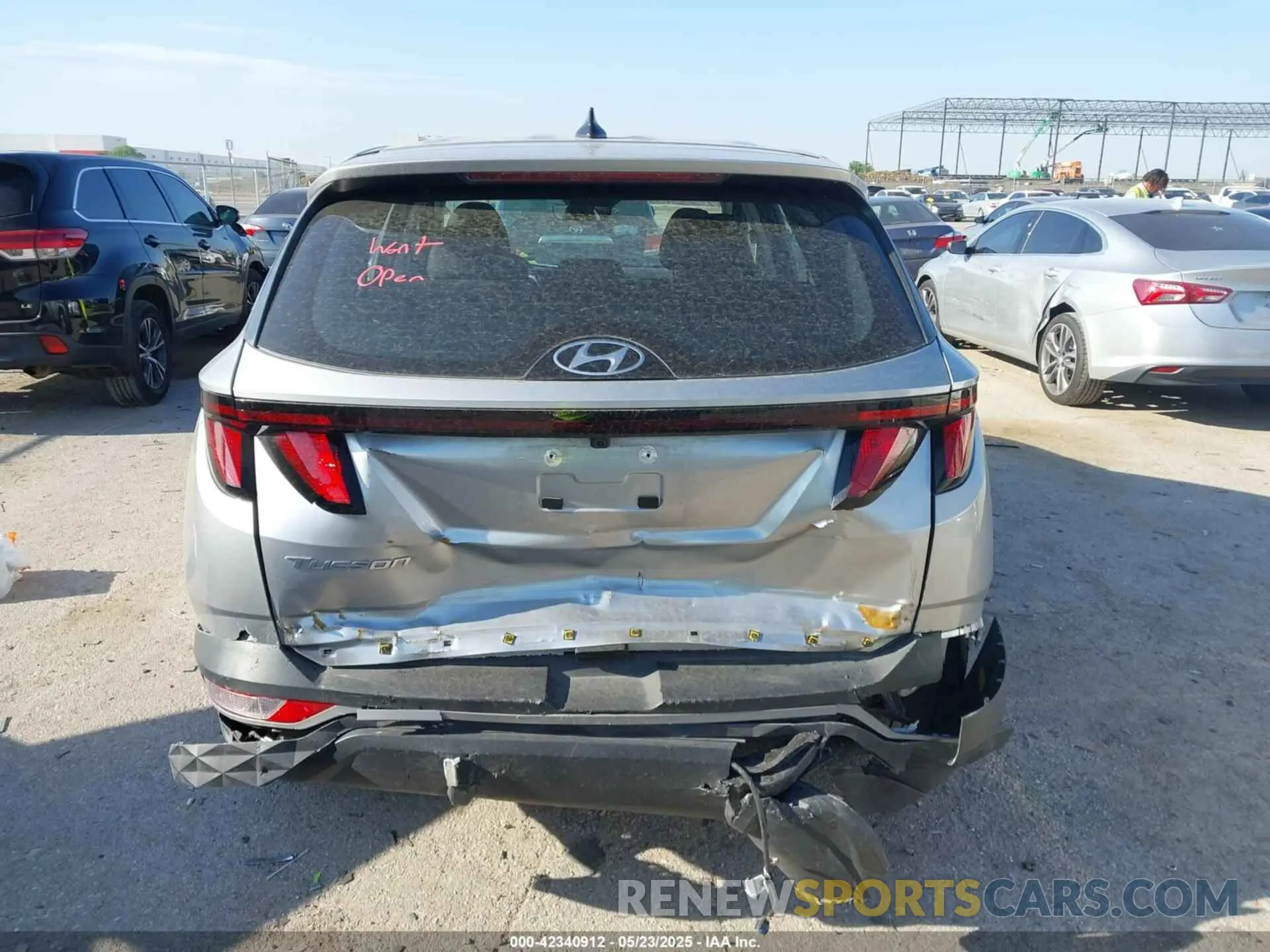 16 Photograph of a damaged car 5NMJA3DE4RH403145 HYUNDAI TUCSON 2024