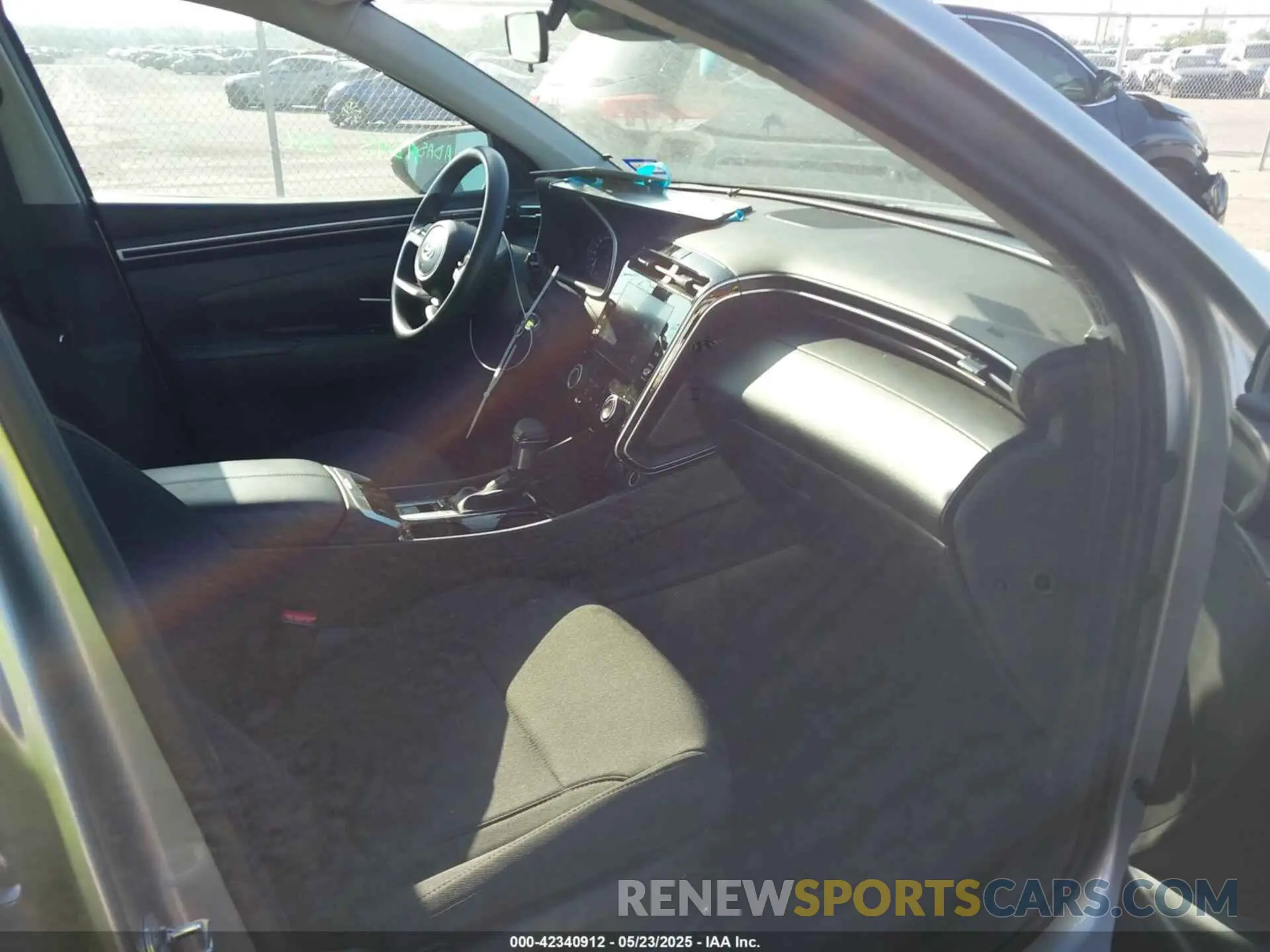 5 Photograph of a damaged car 5NMJA3DE4RH403145 HYUNDAI TUCSON 2024