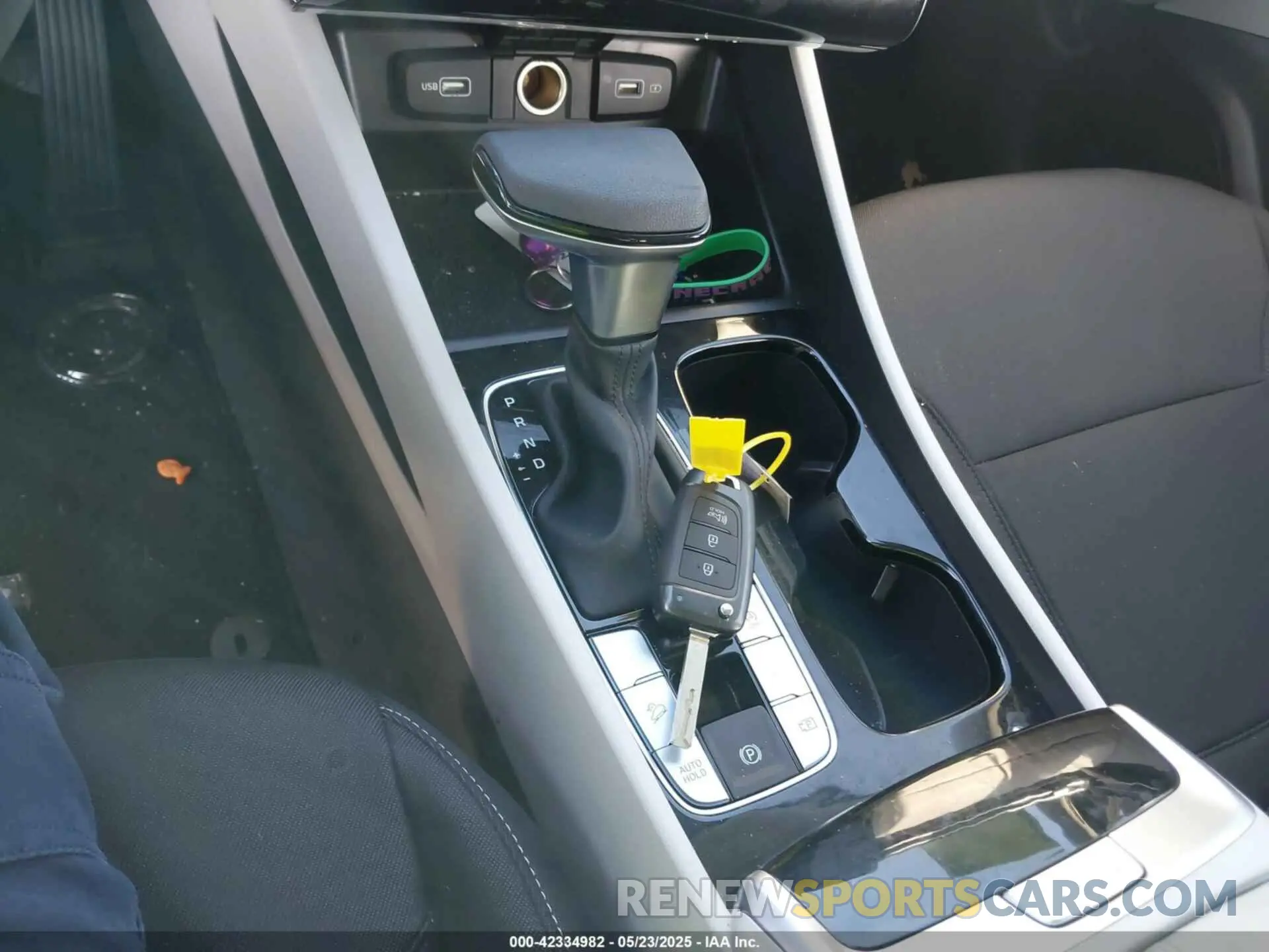 11 Photograph of a damaged car 5NMJA3DE4RH434346 HYUNDAI TUCSON 2024