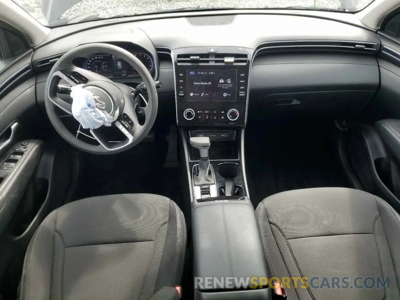 8 Photograph of a damaged car 5NMJA3DE7RH341112 HYUNDAI TUCSON 2024